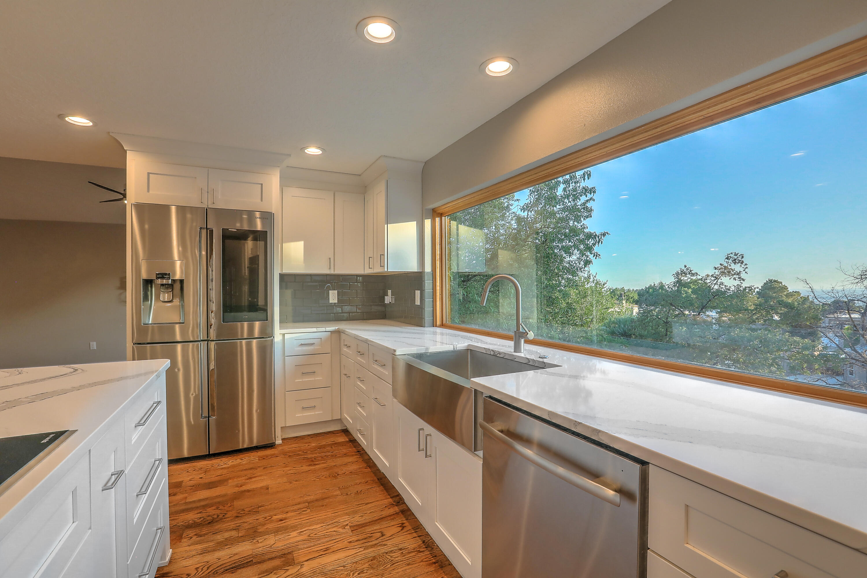 5001 CALLE DEL CIELO NE
