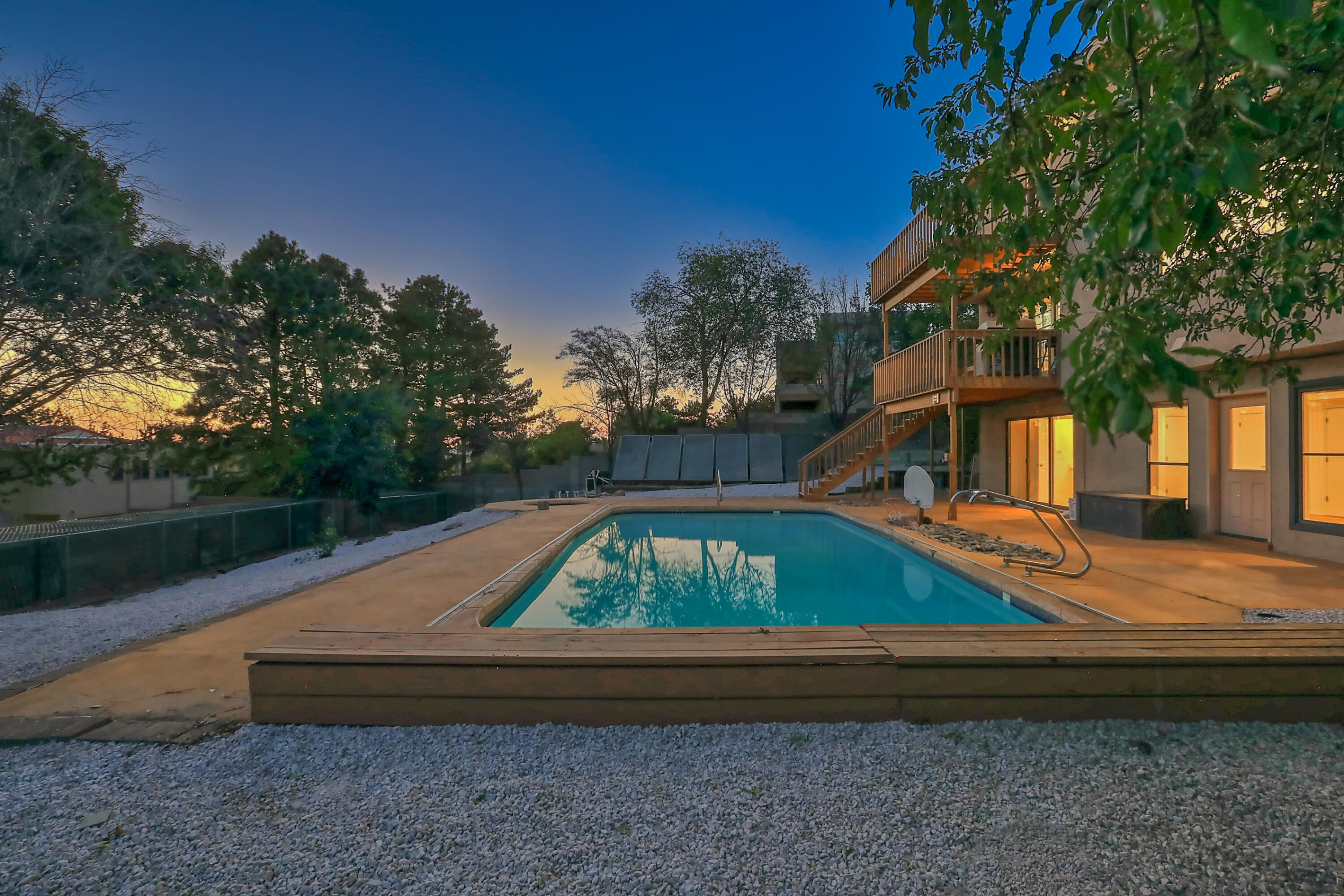 5001 CALLE DEL CIELO NE