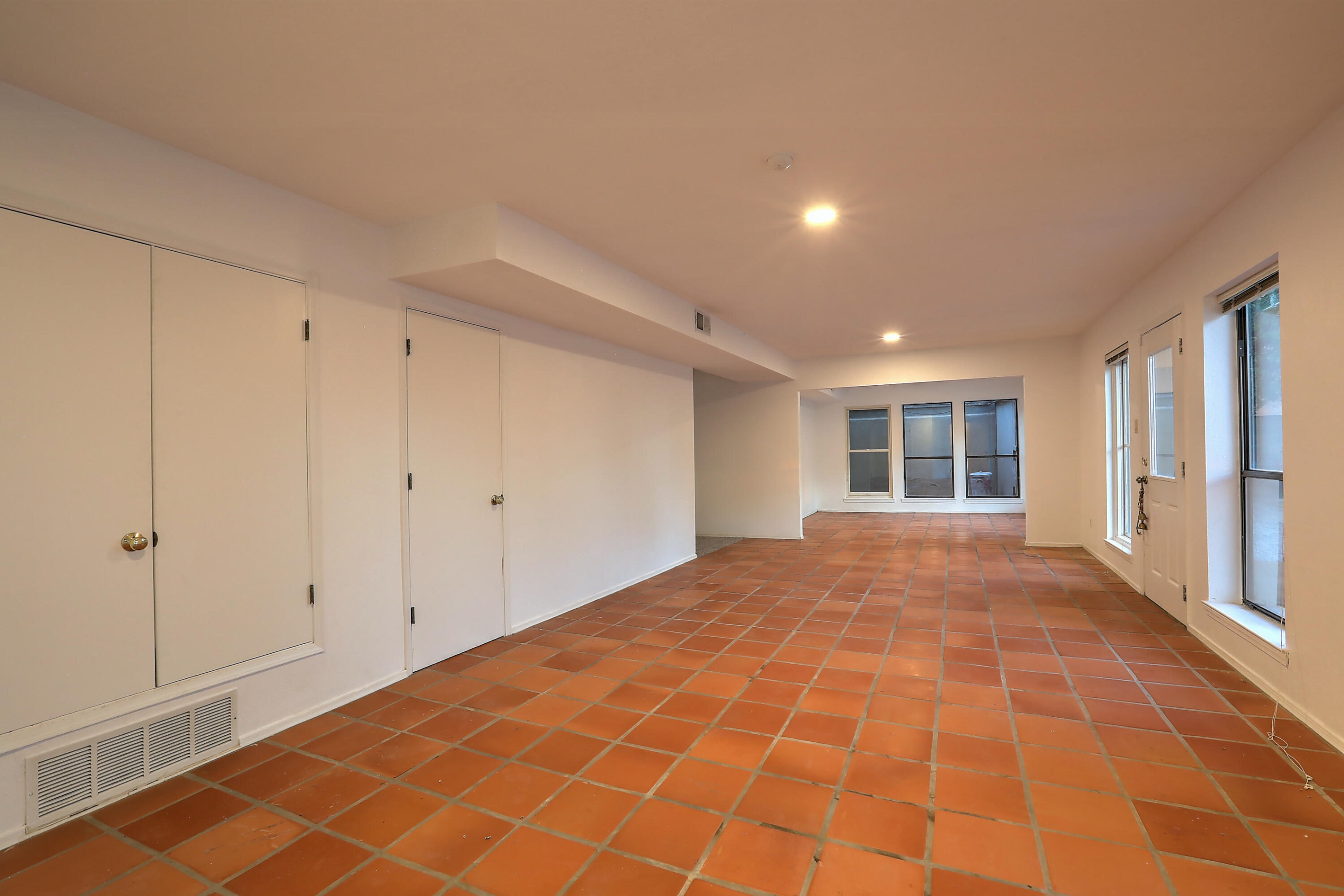 5001 CALLE DEL CIELO NE