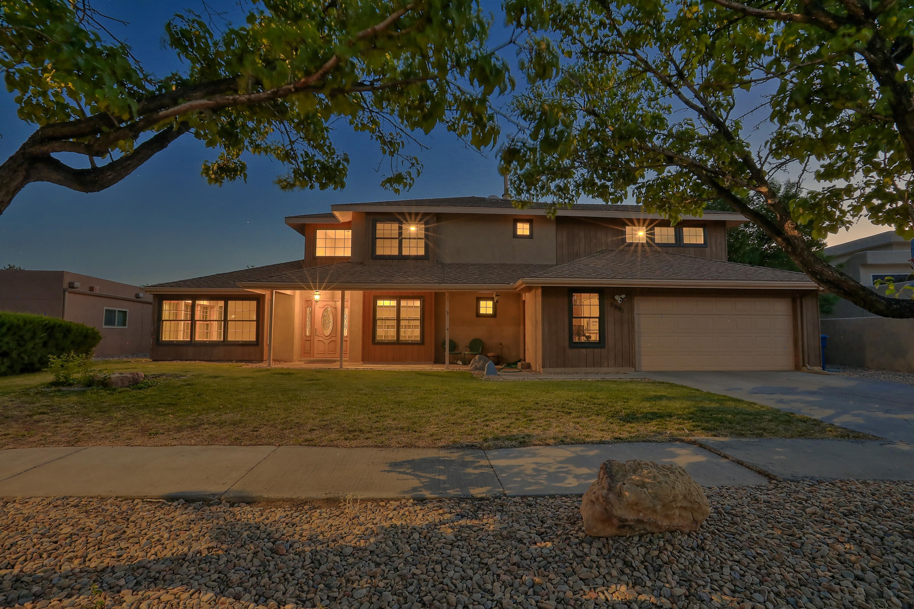 5001 CALLE DEL CIELO NE