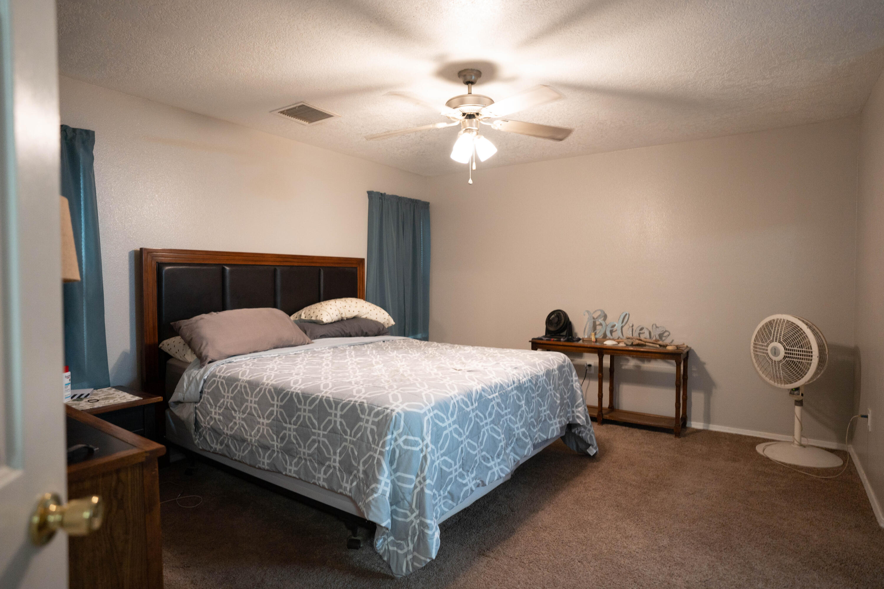 2002 VALLEY VIEW Drive SW