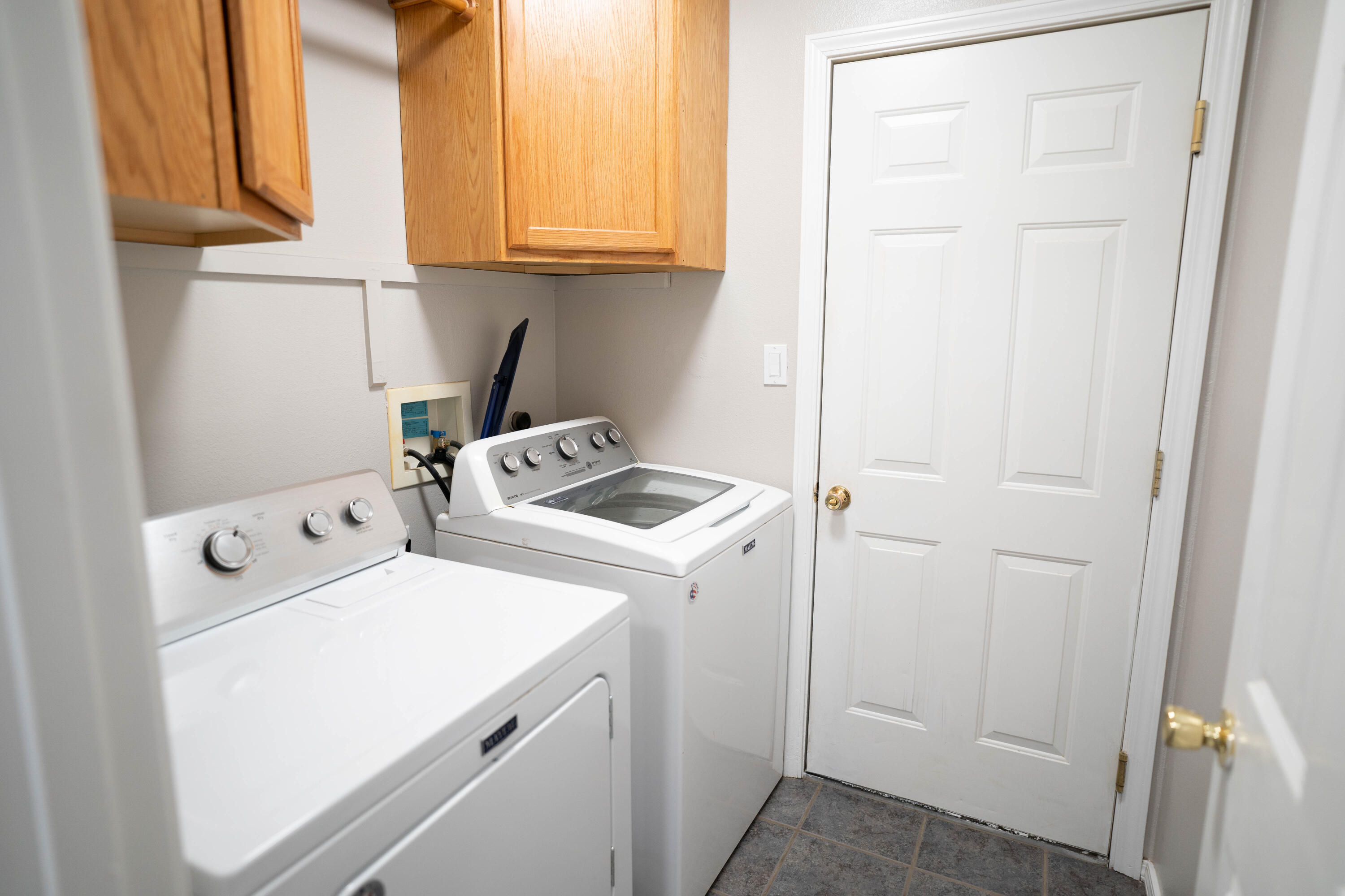 2002 VALLEY VIEW Drive SW