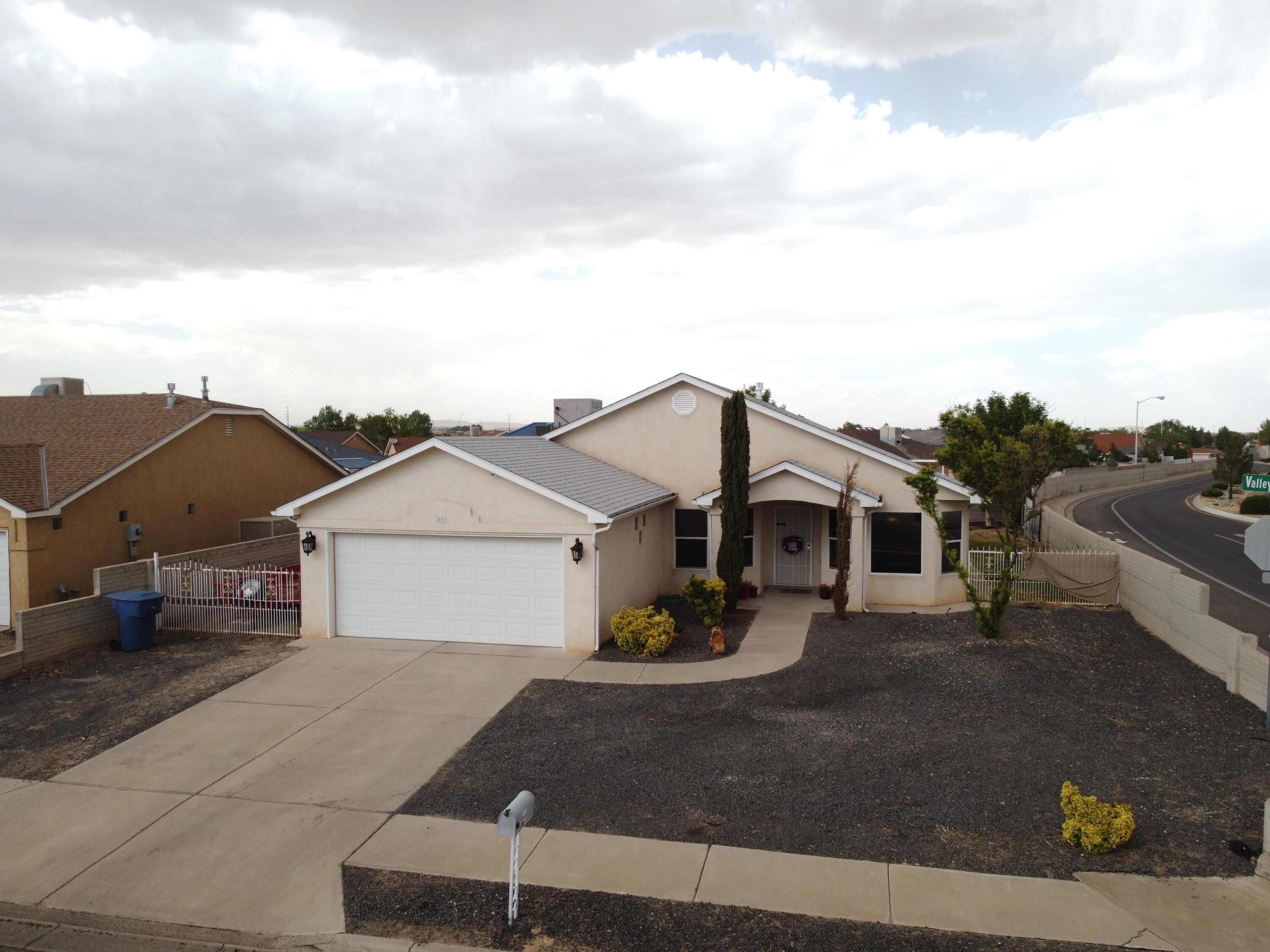 2002 VALLEY VIEW Drive SW