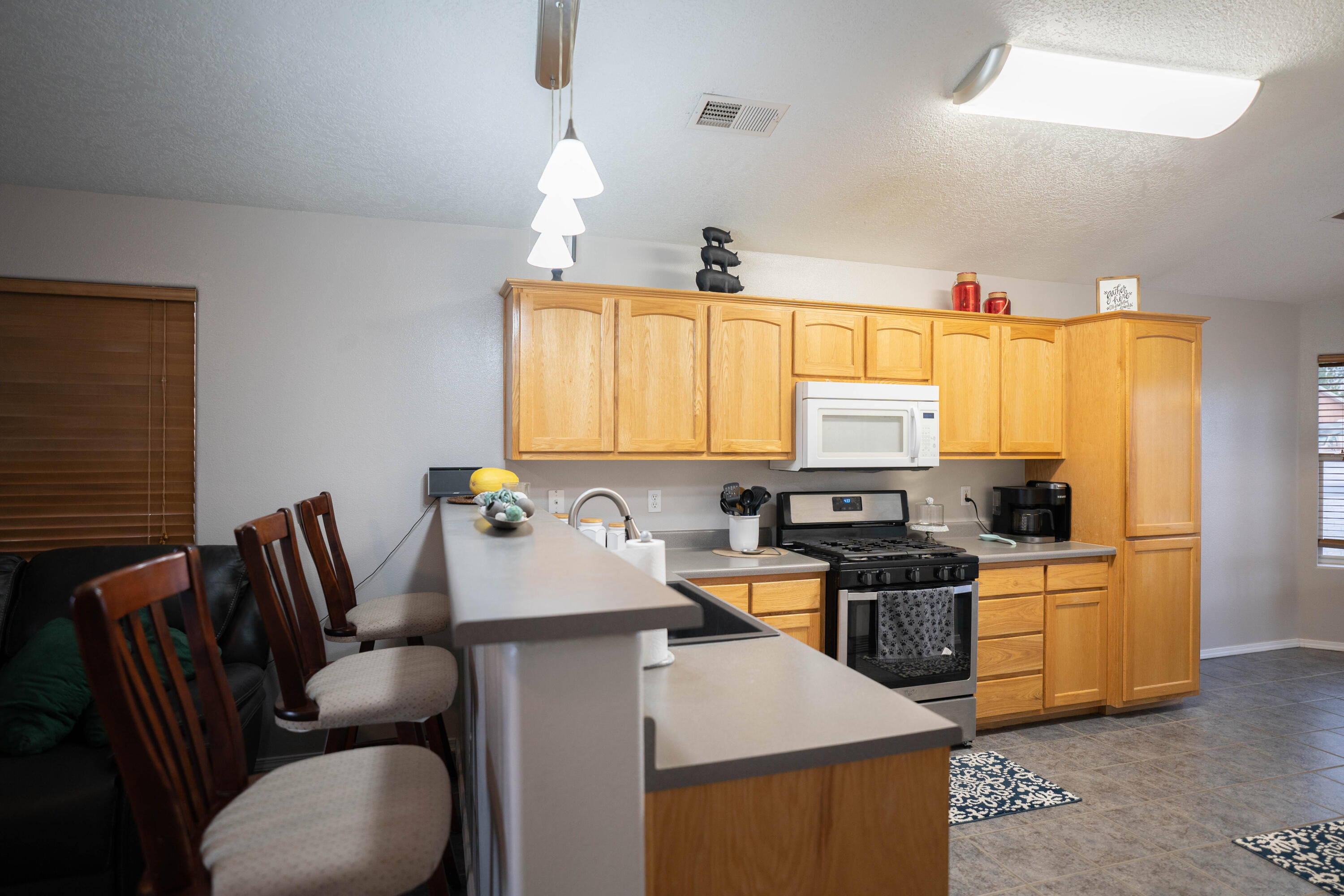 2002 VALLEY VIEW Drive SW