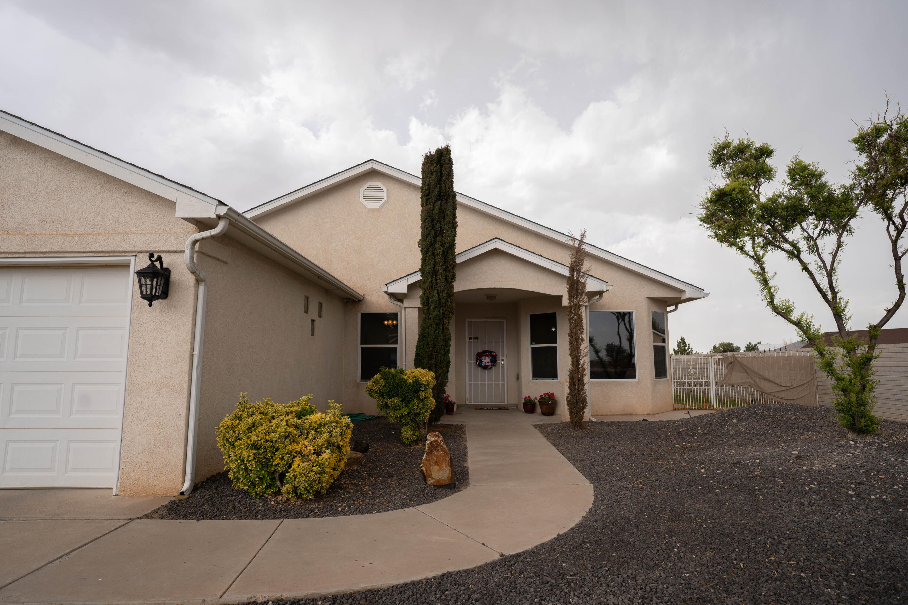 2002 VALLEY VIEW Drive SW