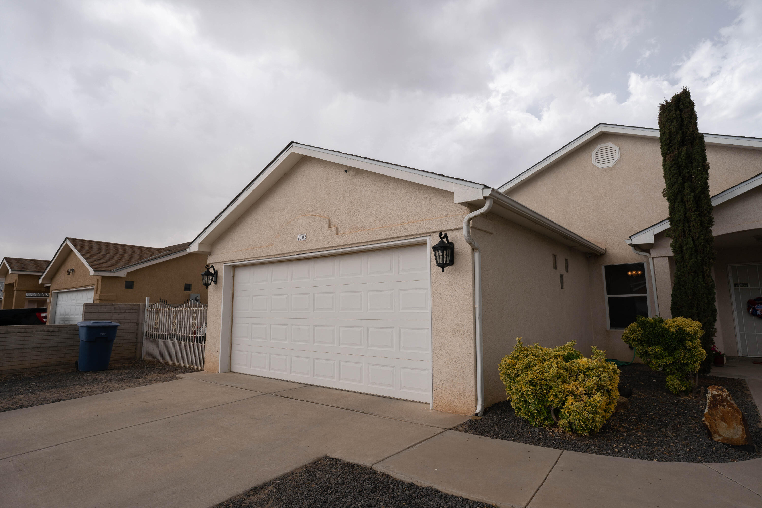 2002 VALLEY VIEW Drive SW