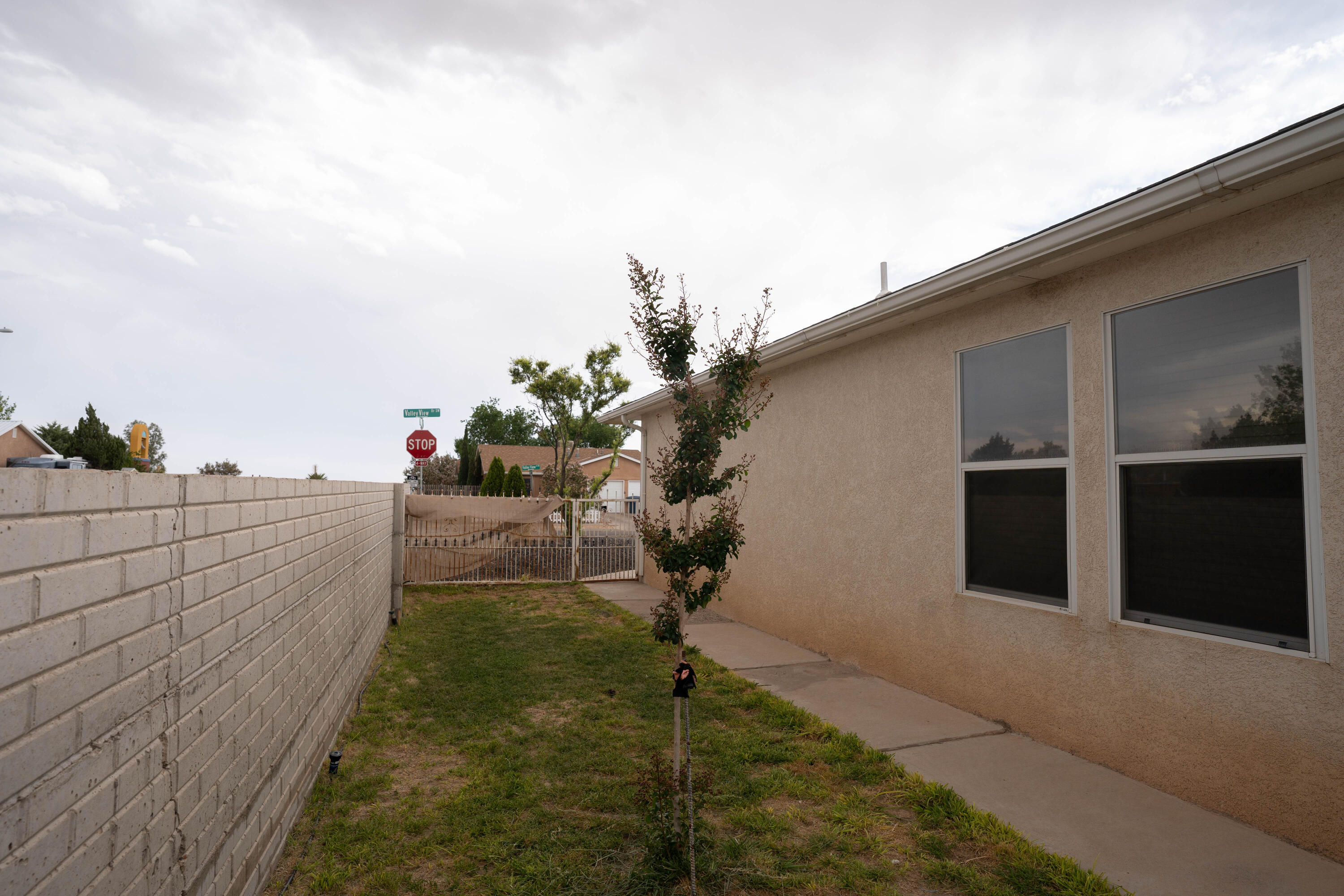 2002 VALLEY VIEW Drive SW