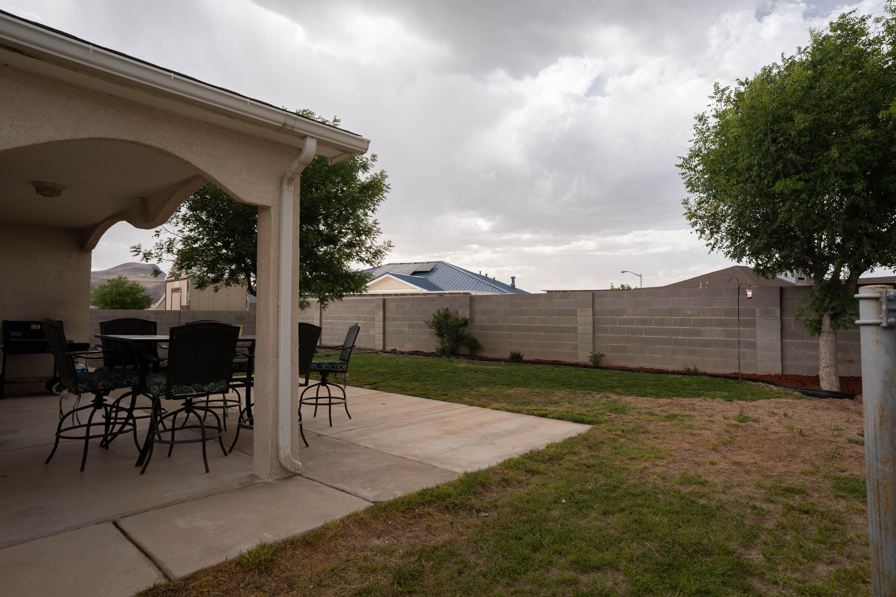 2002 VALLEY VIEW Drive SW