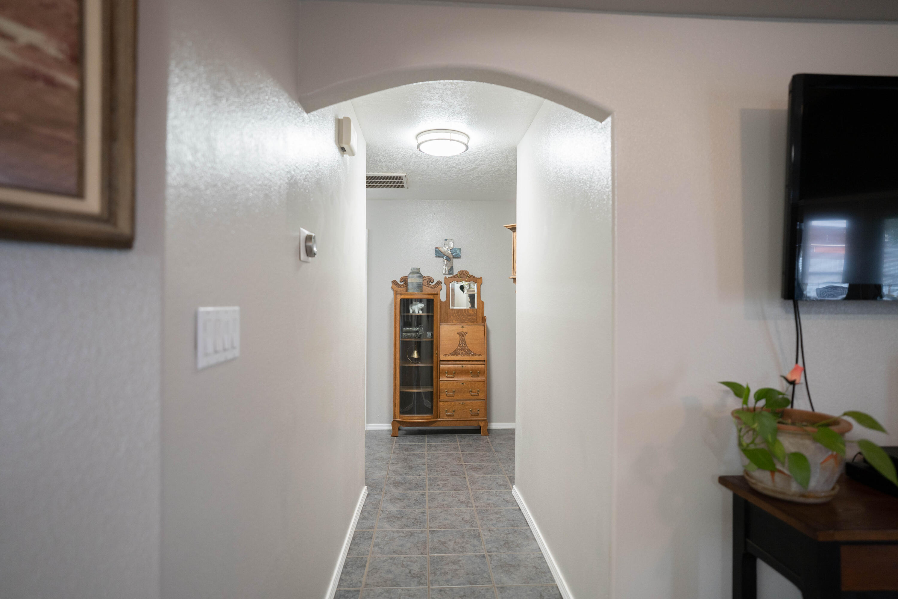 2002 VALLEY VIEW Drive SW