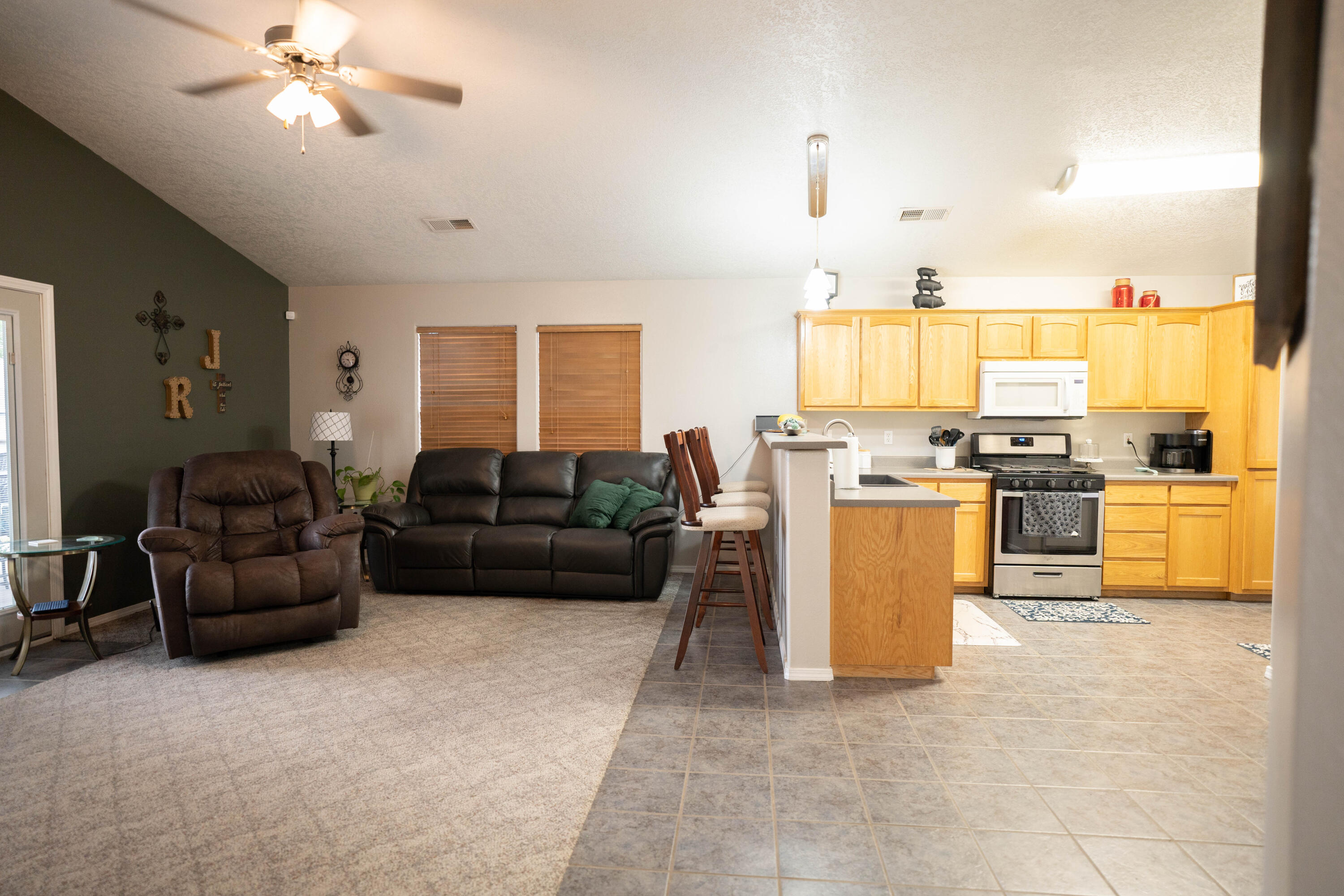 2002 VALLEY VIEW Drive SW
