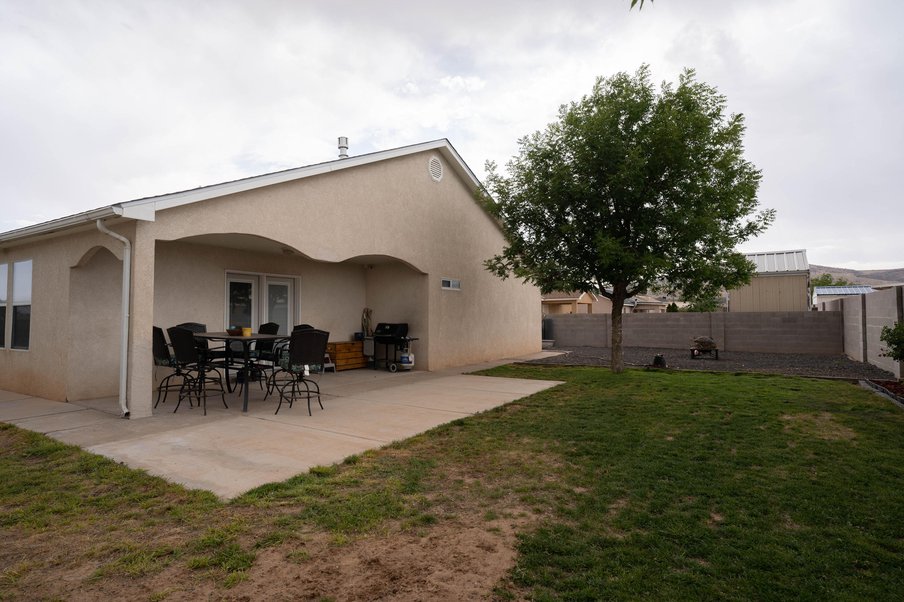 2002 VALLEY VIEW Drive SW