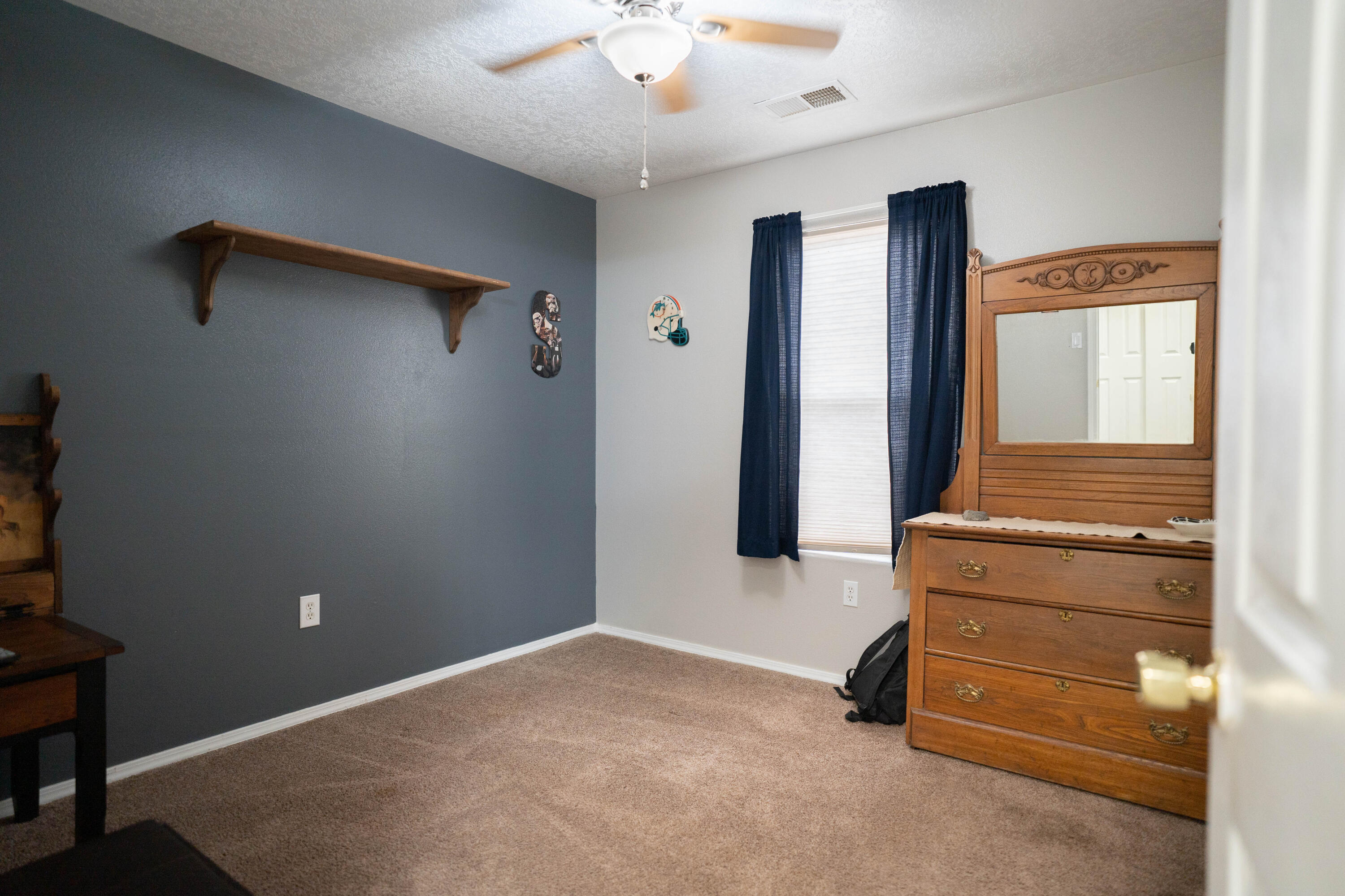 2002 VALLEY VIEW Drive SW