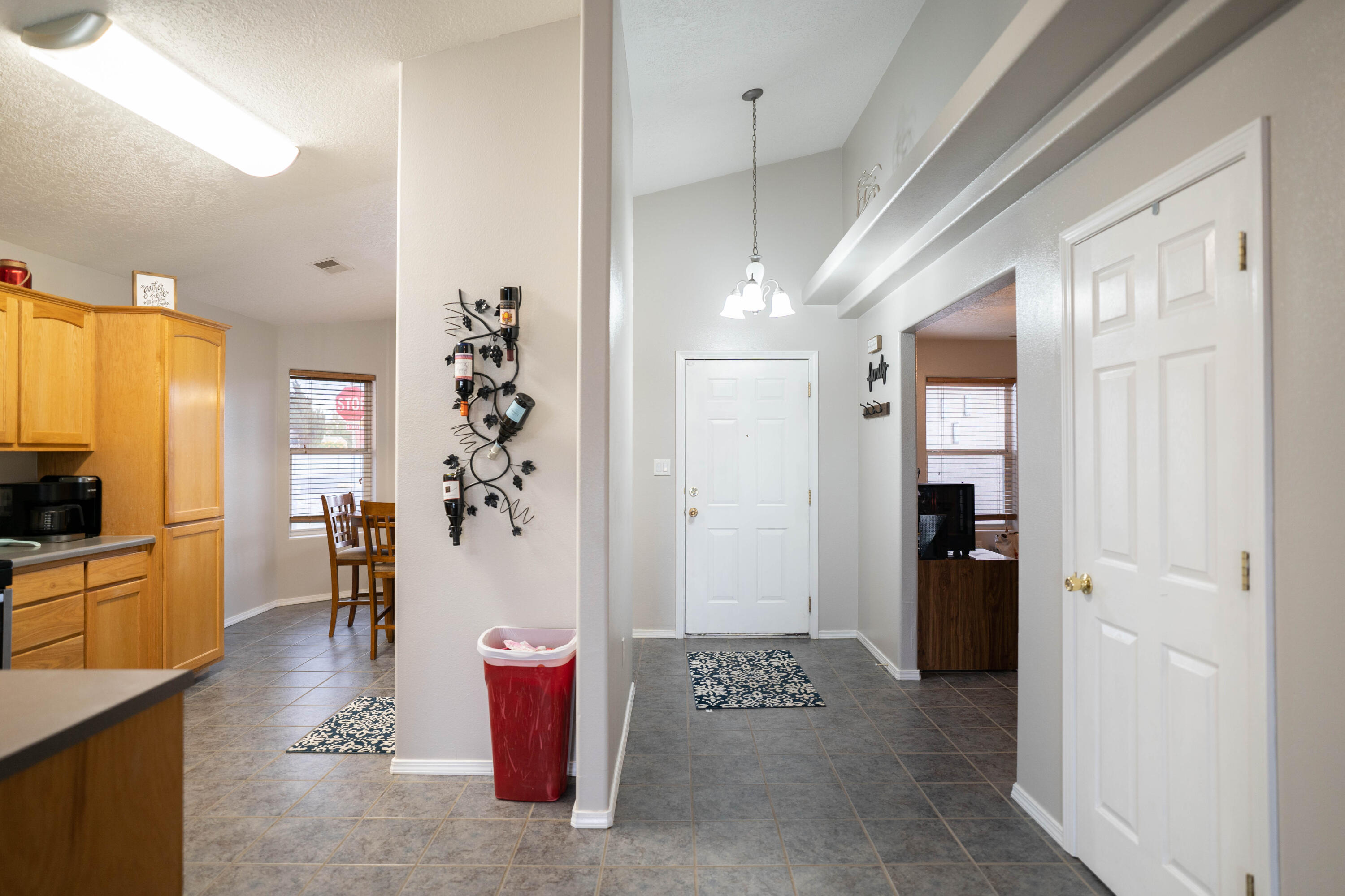2002 VALLEY VIEW Drive SW