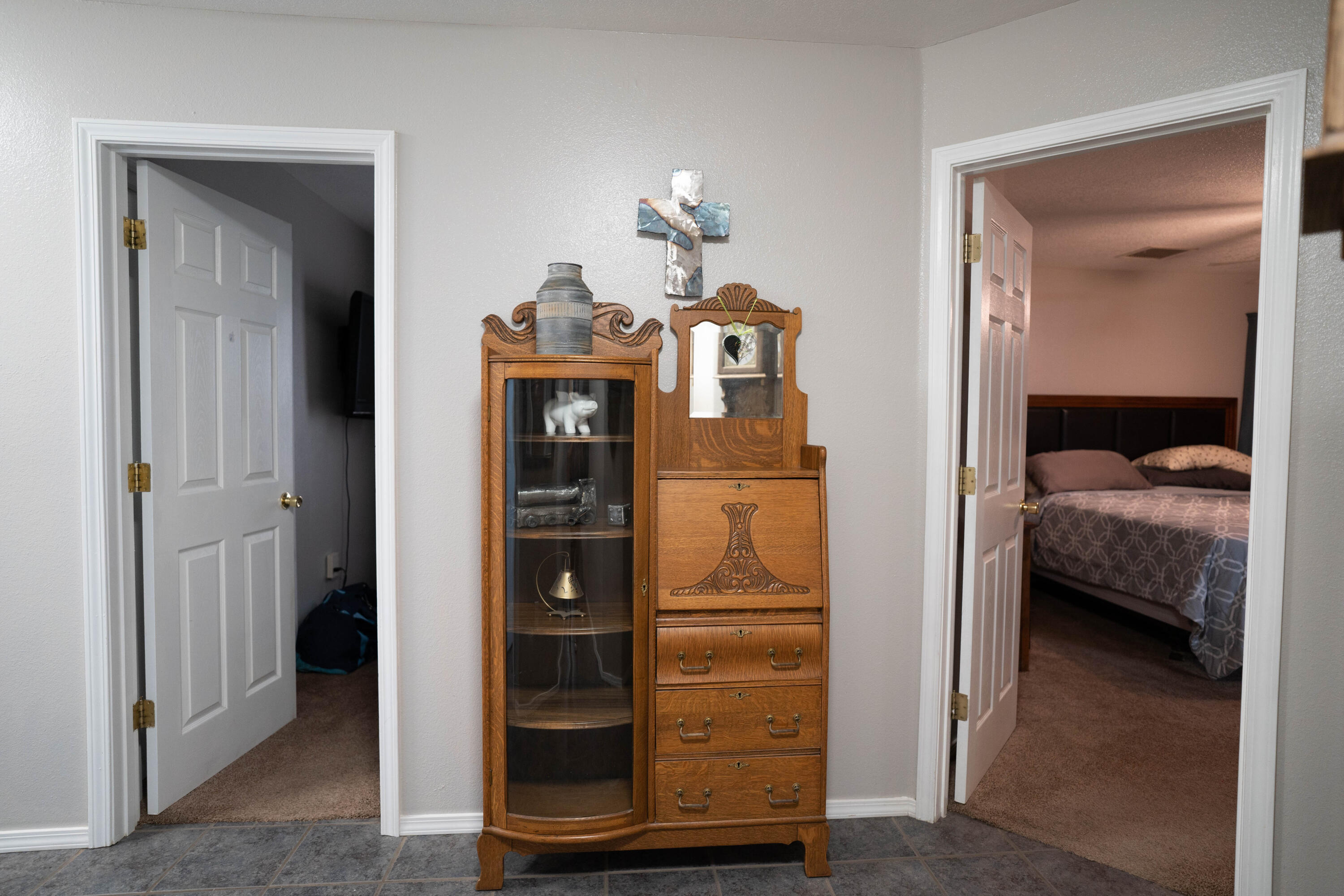 2002 VALLEY VIEW Drive SW