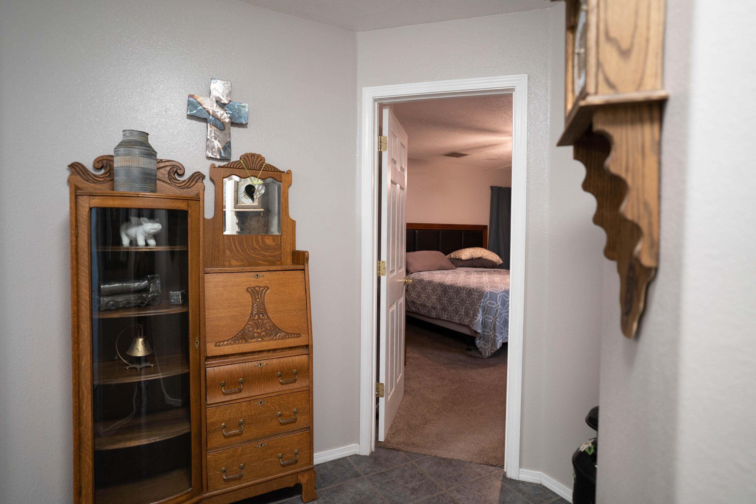 2002 VALLEY VIEW Drive SW