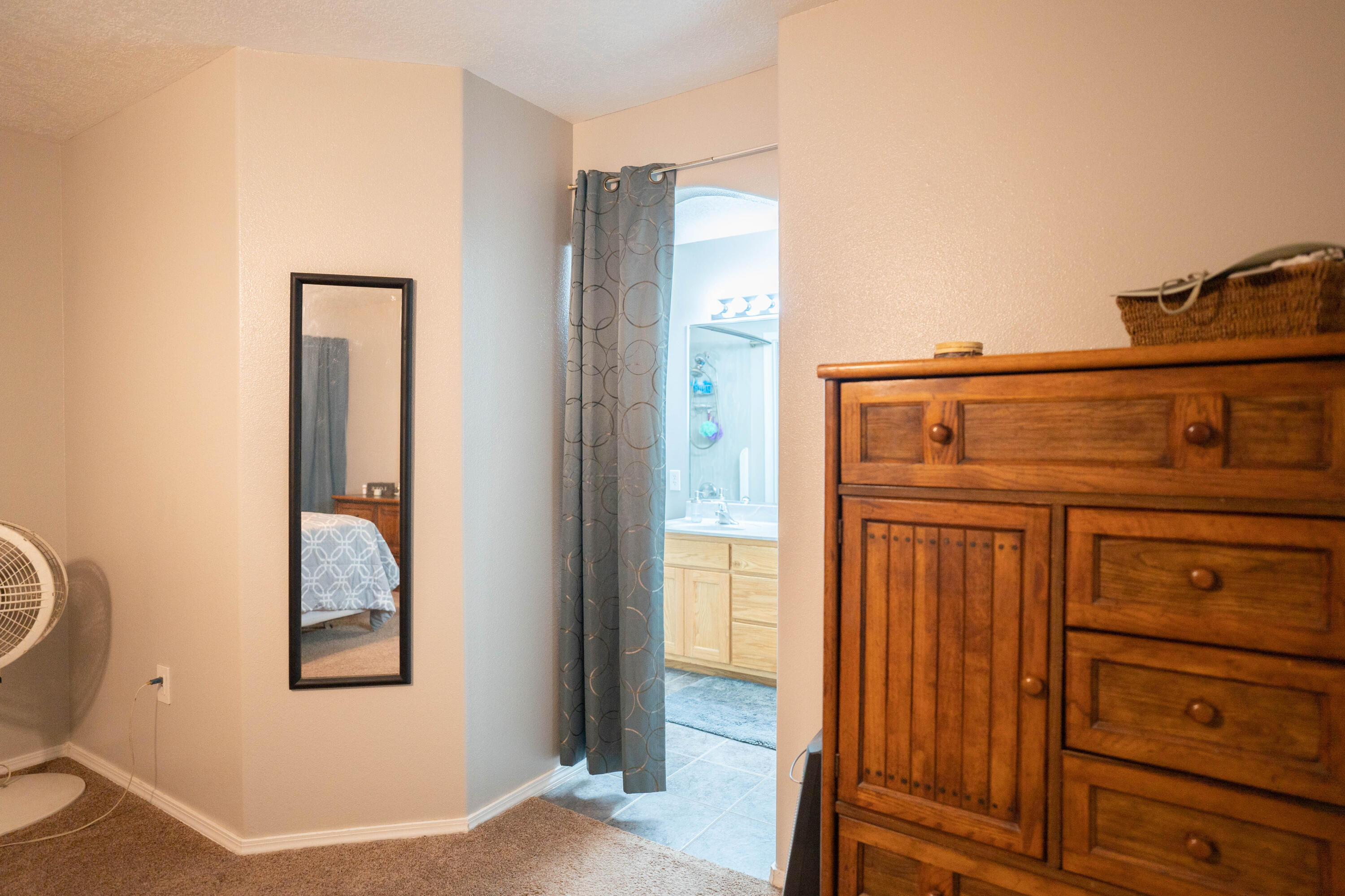 2002 VALLEY VIEW Drive SW