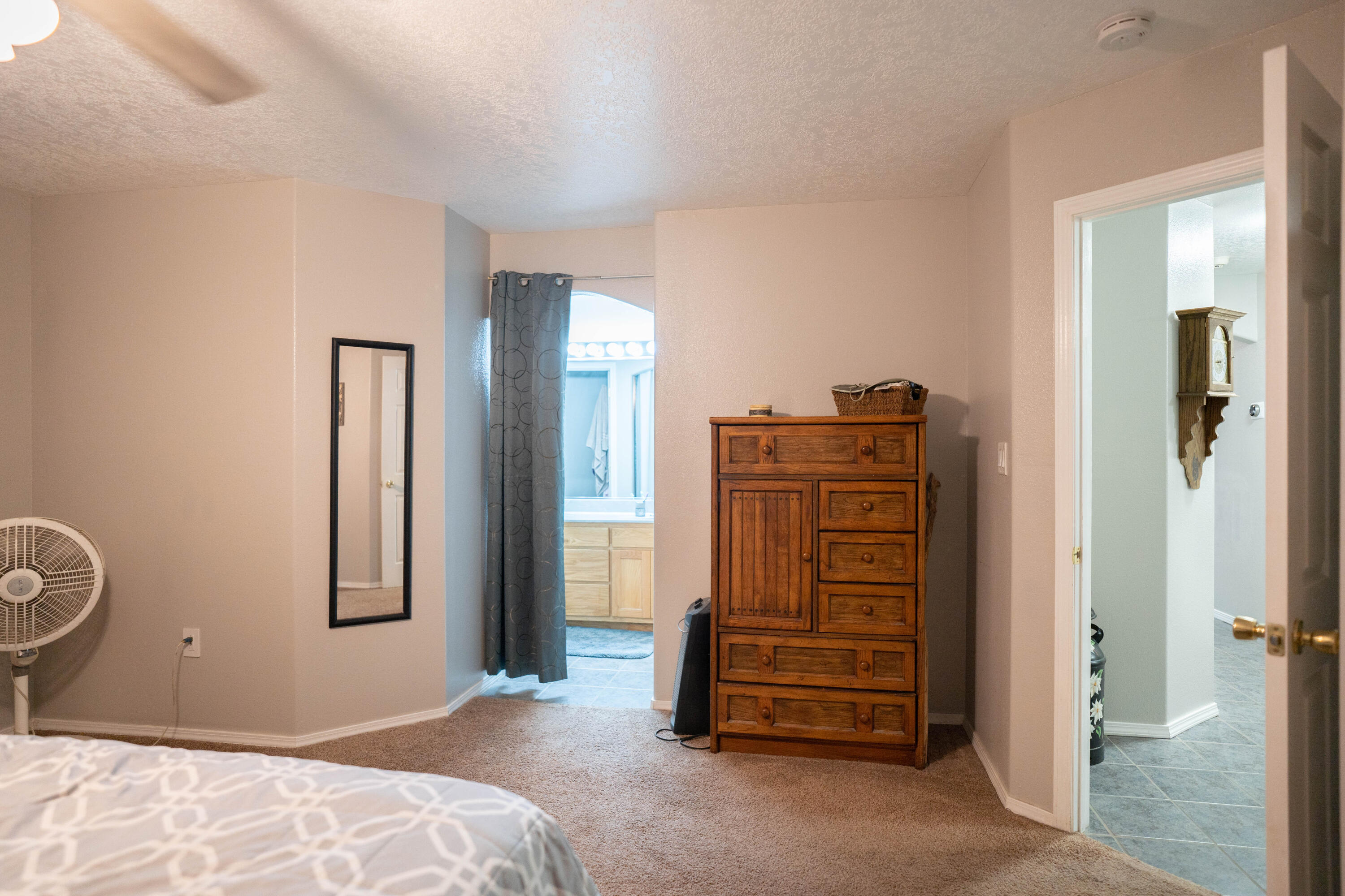 2002 VALLEY VIEW Drive SW