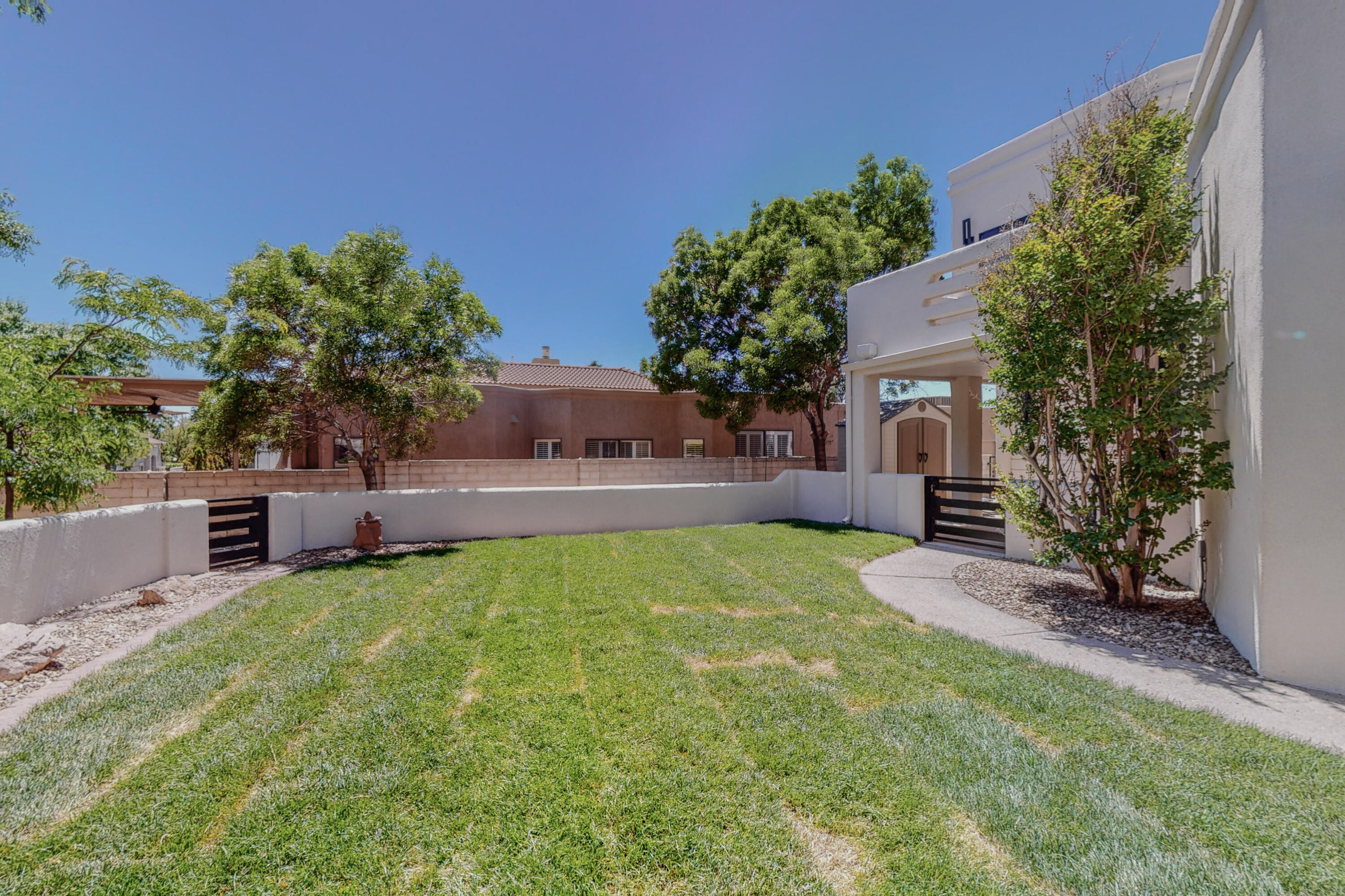 11724 Woodmar Lane NE