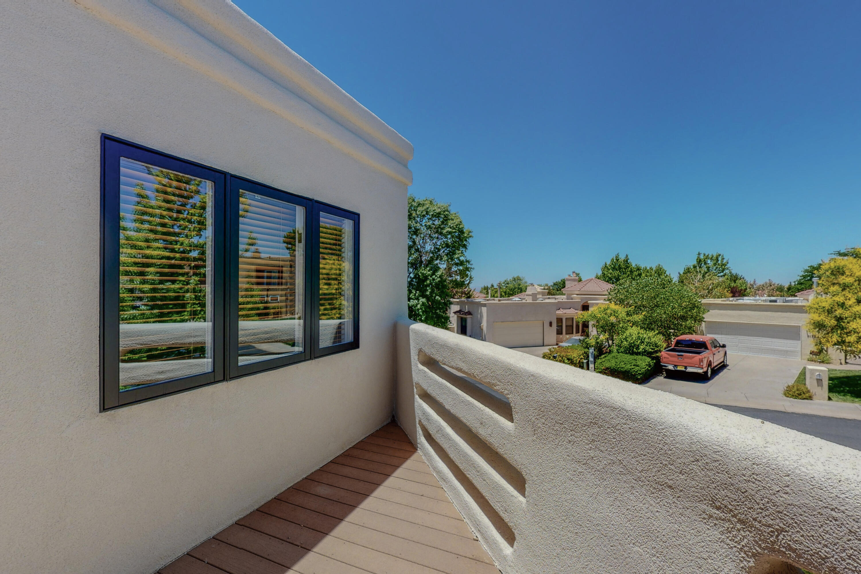11724 Woodmar Lane NE