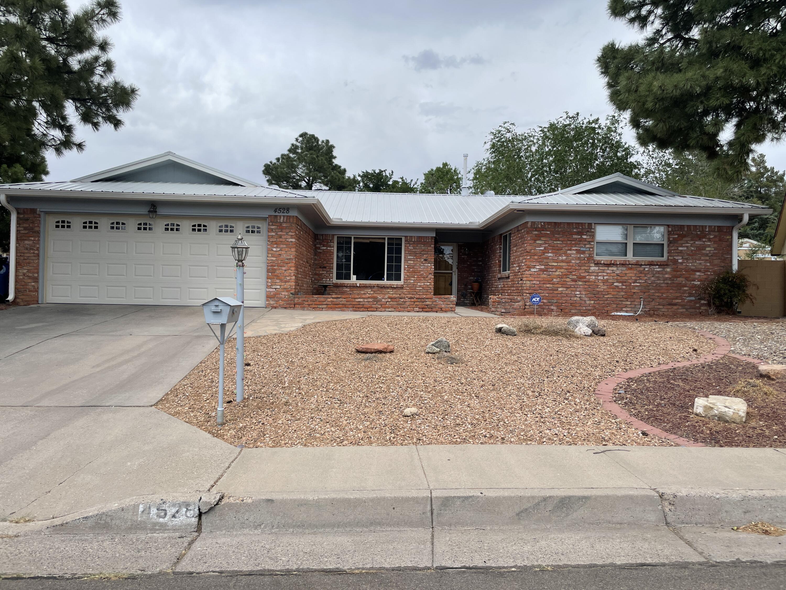 4528 ACAPULCO Drive NE