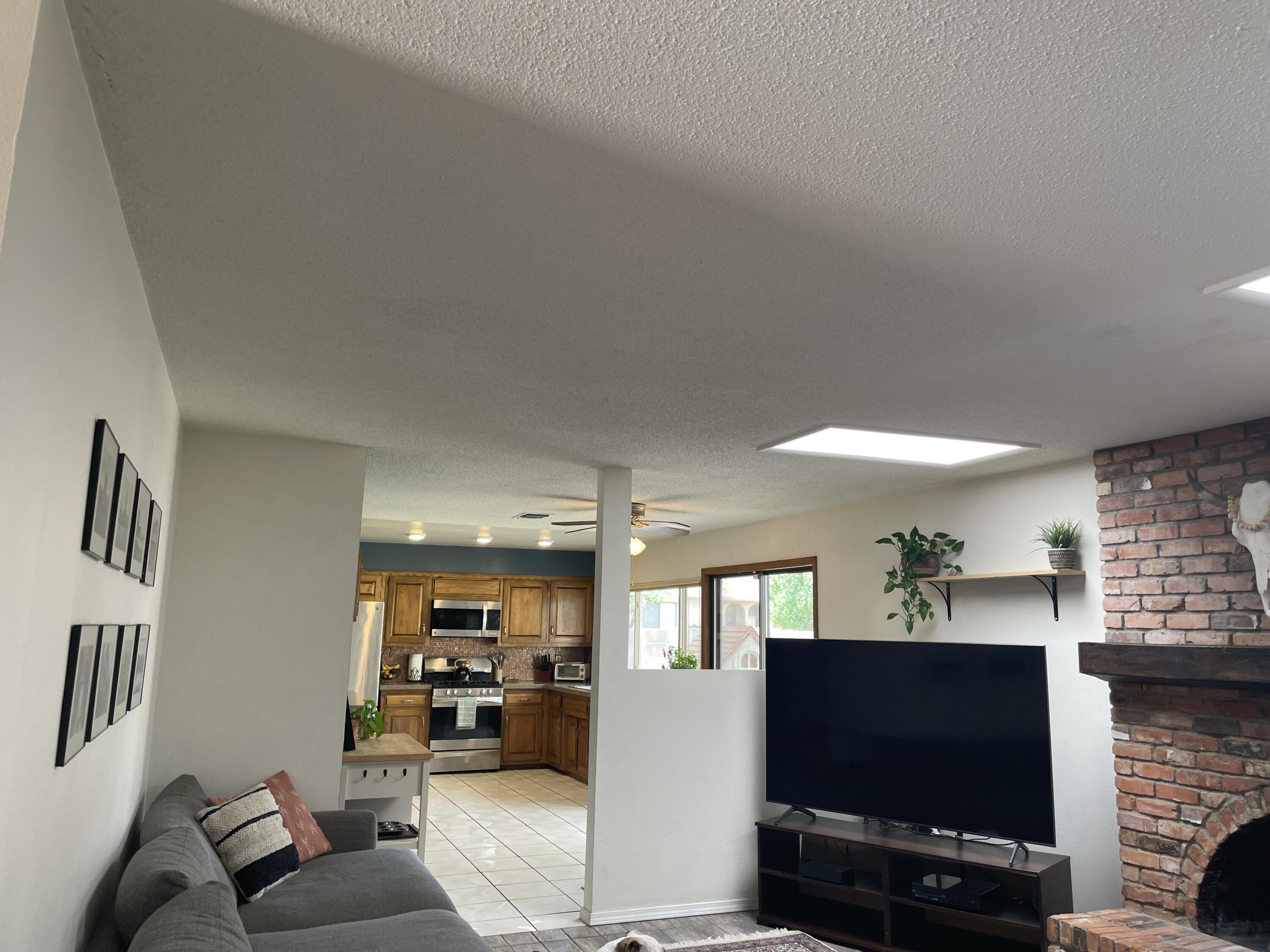 4528 ACAPULCO Drive NE