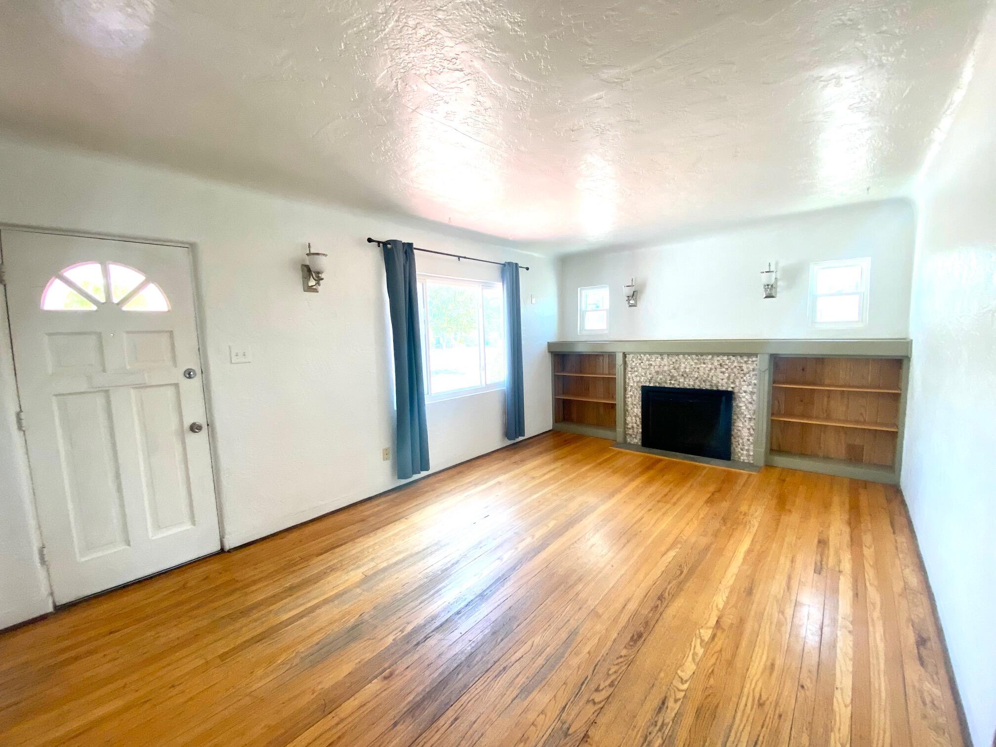 1101 VASSAR Drive NE