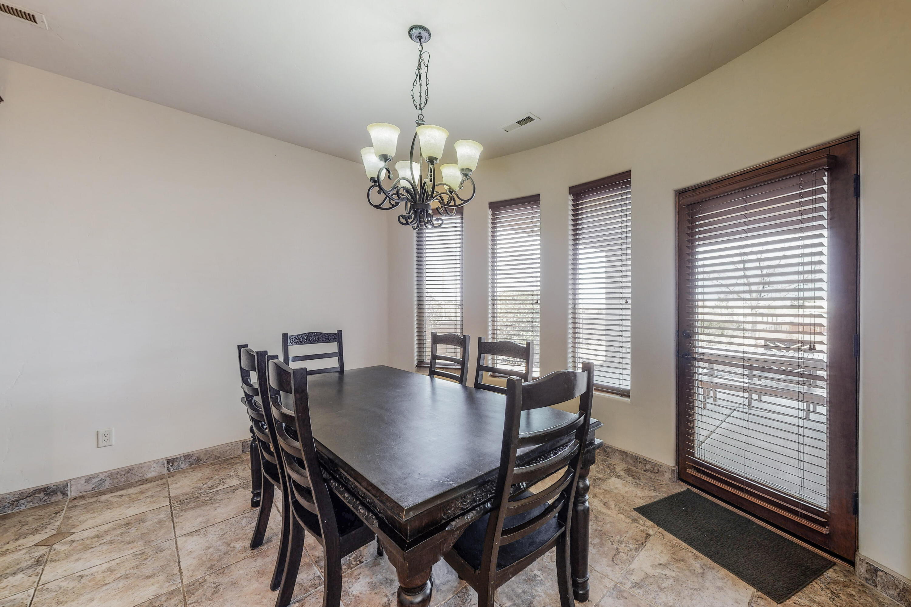 3114 CAMPECHE Road NE