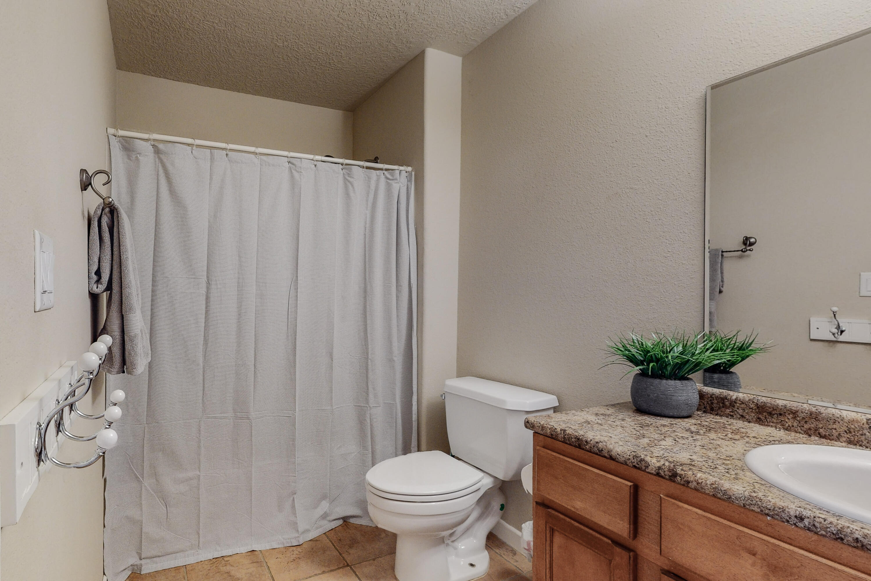 1364 REYNOSA Loop SE