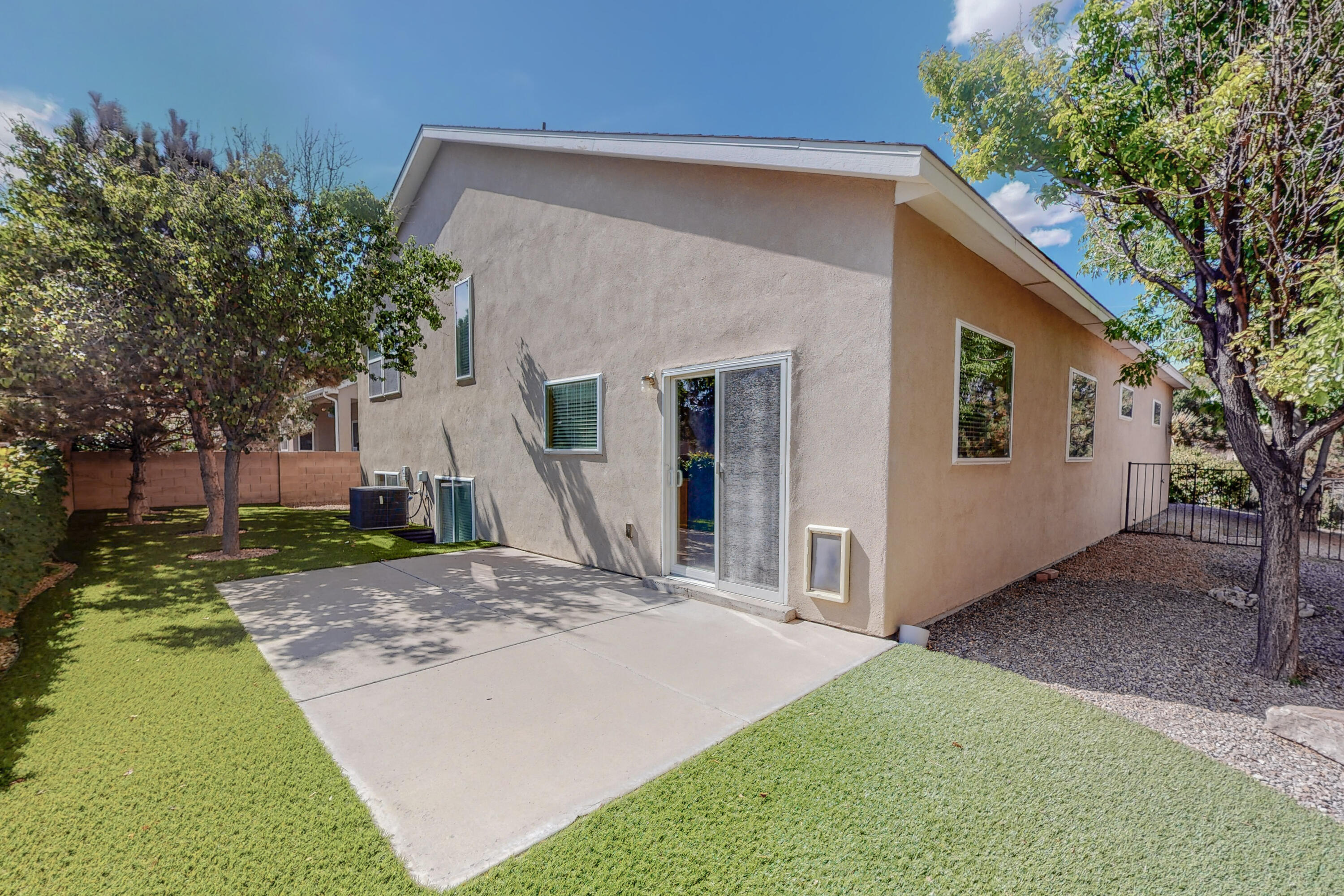 1364 REYNOSA Loop SE