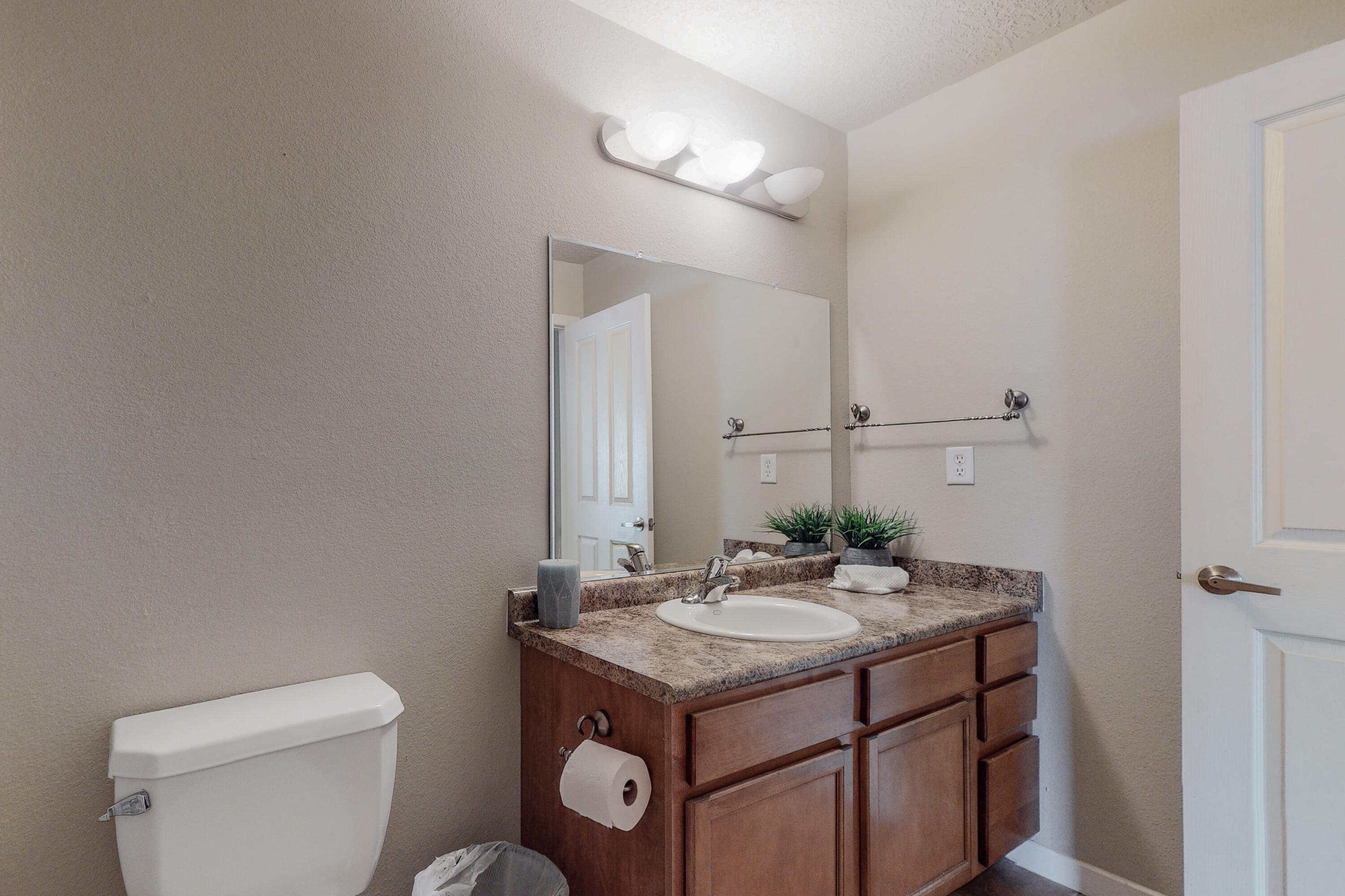 1364 REYNOSA Loop SE