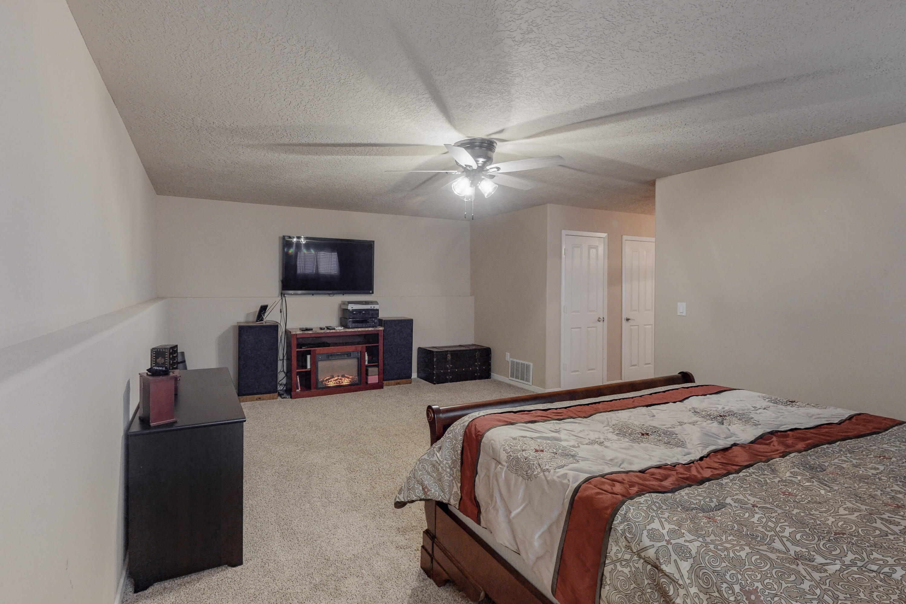 1364 REYNOSA Loop SE