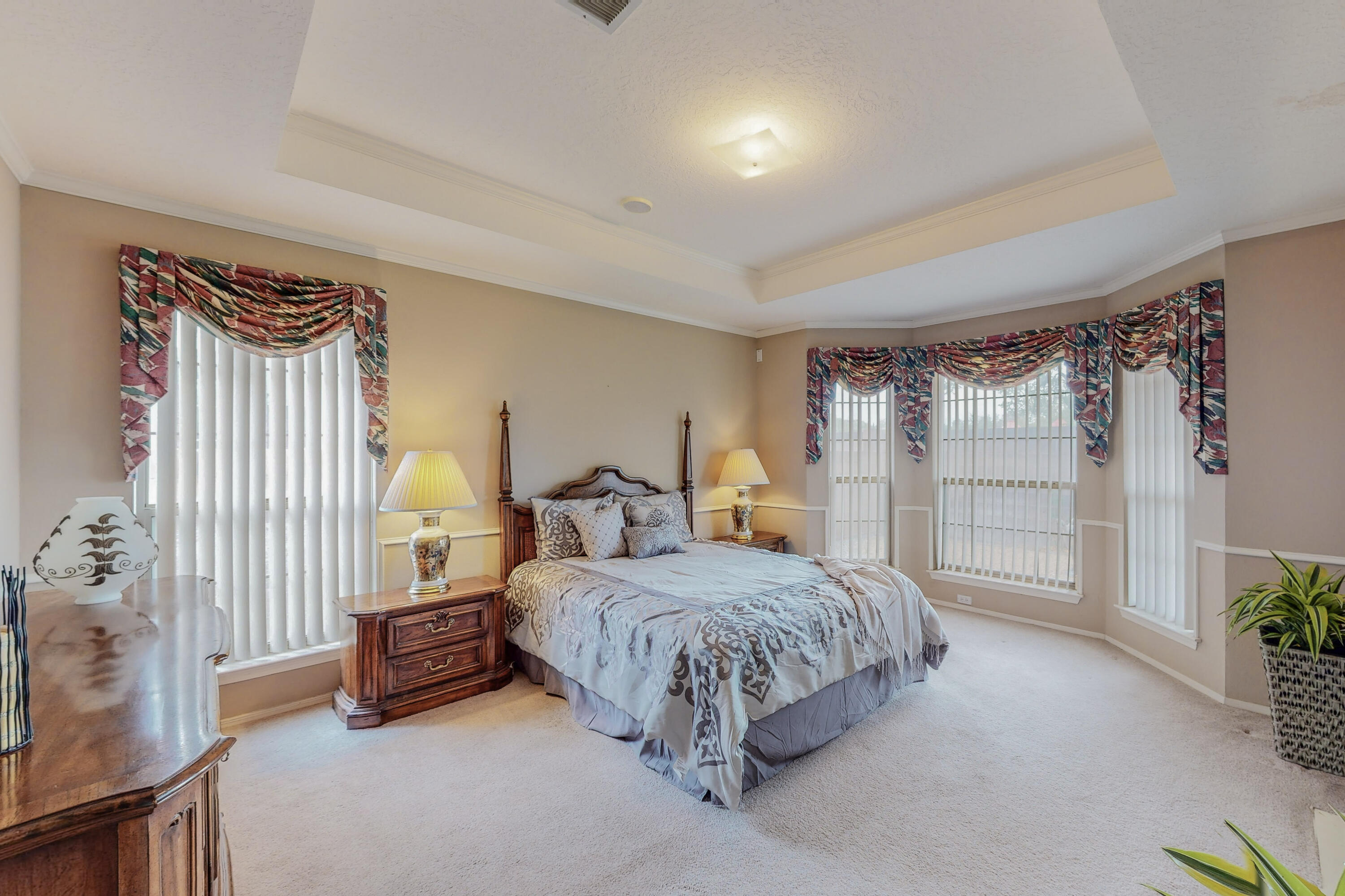 7557 CALYX Drive NW