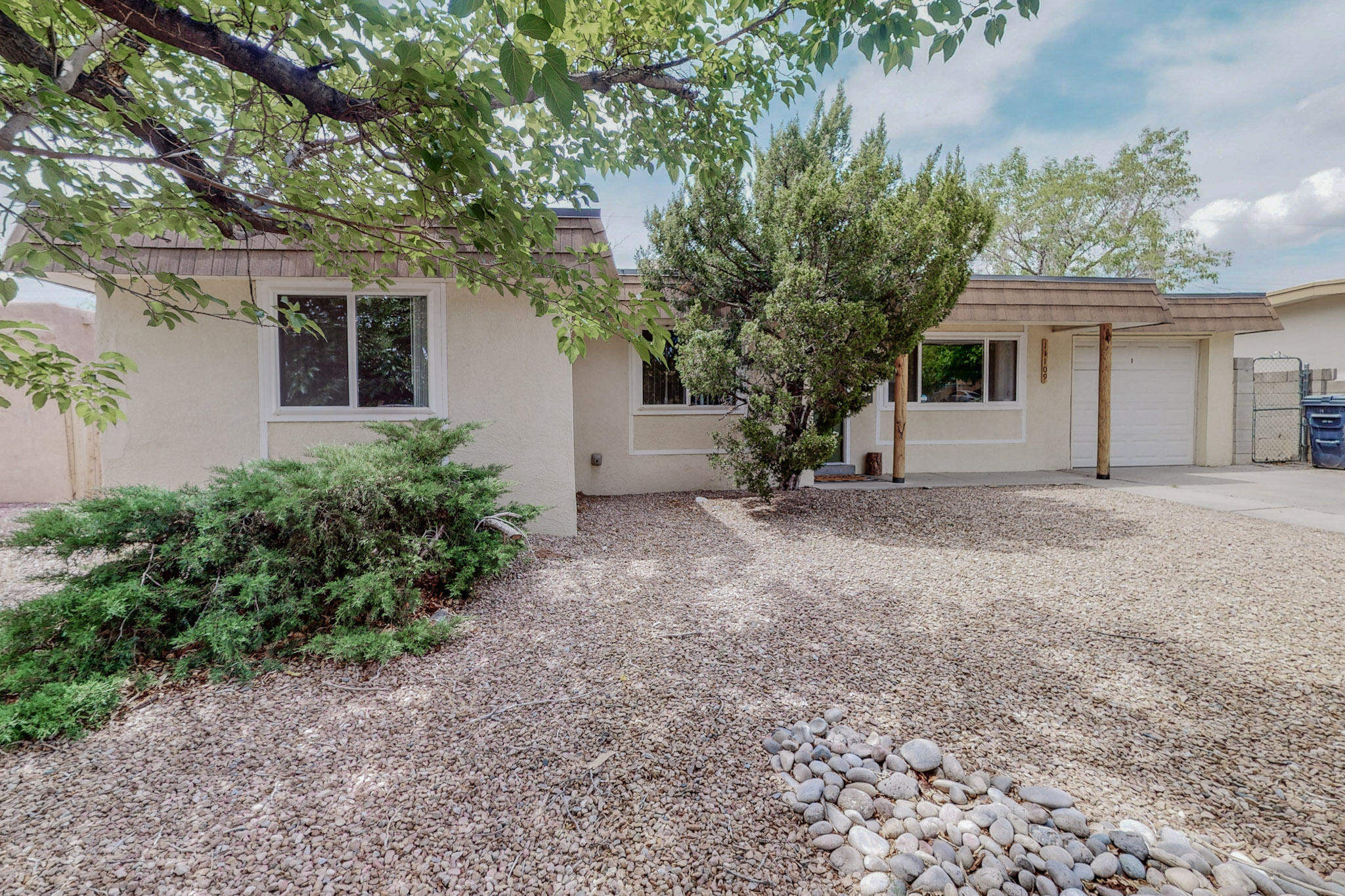 11109 N WOODLAND Avenue NE
