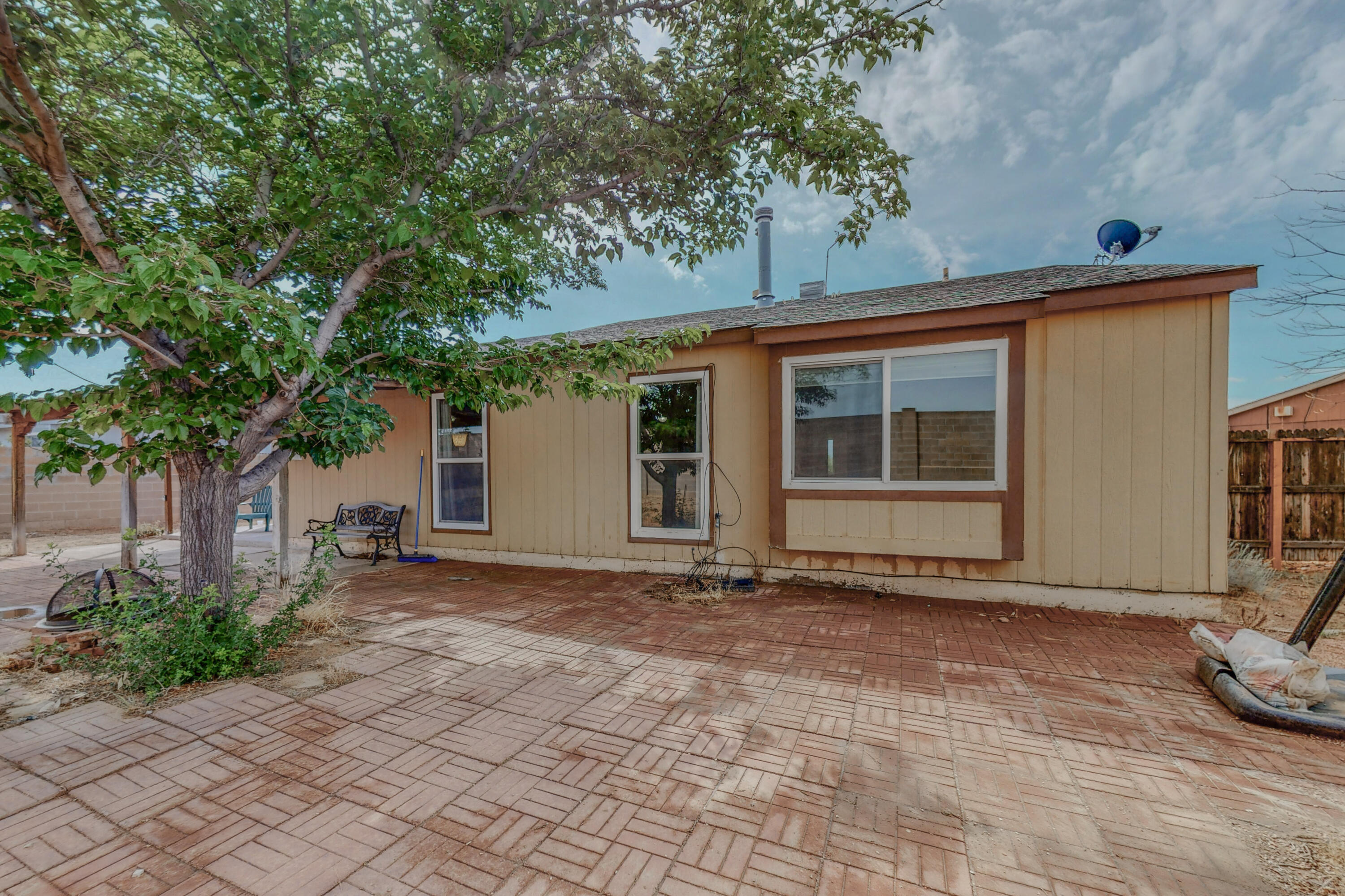 1865 CLEARWATER Loop NE