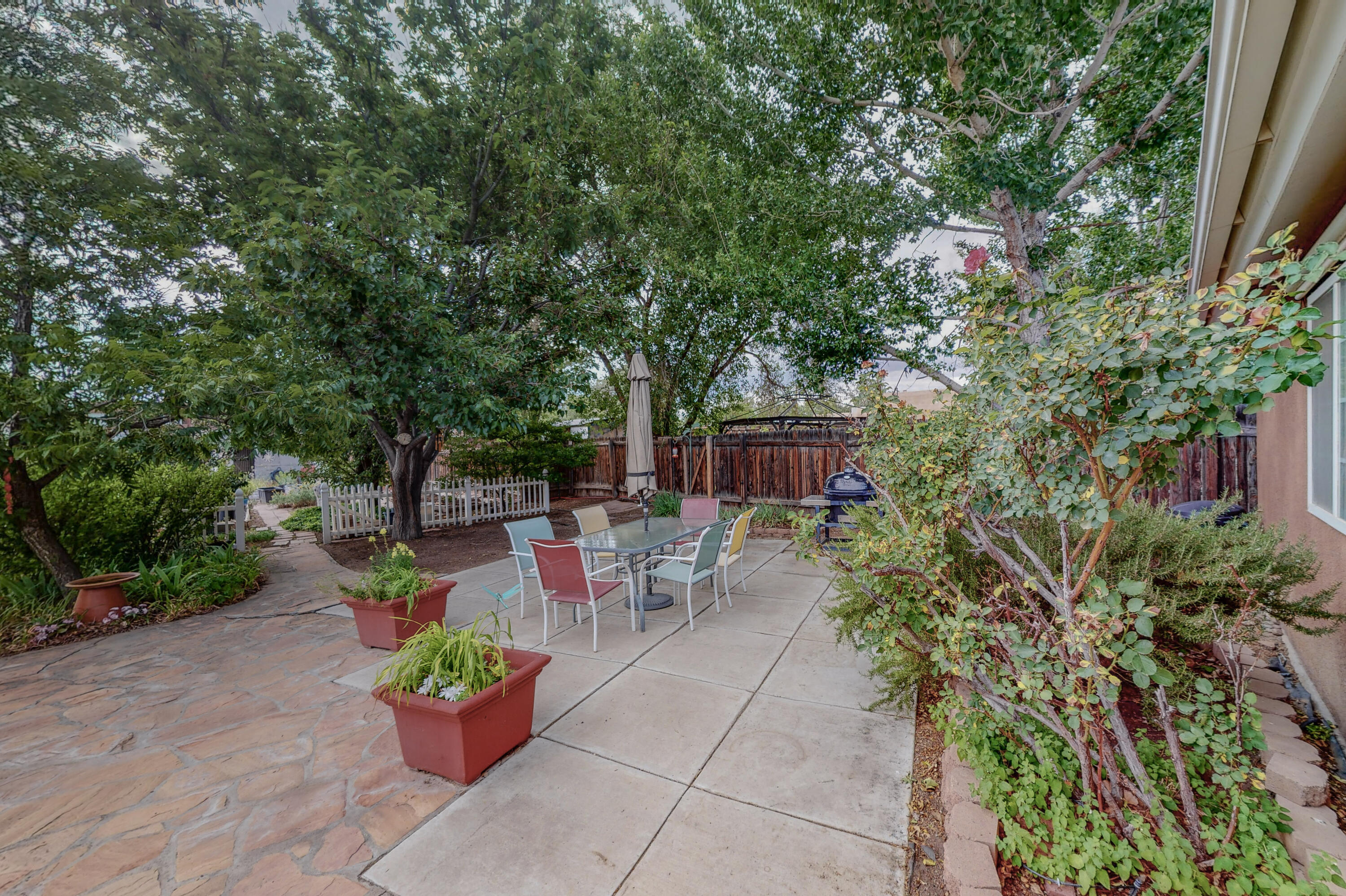 1813 ZICKERT Place NW