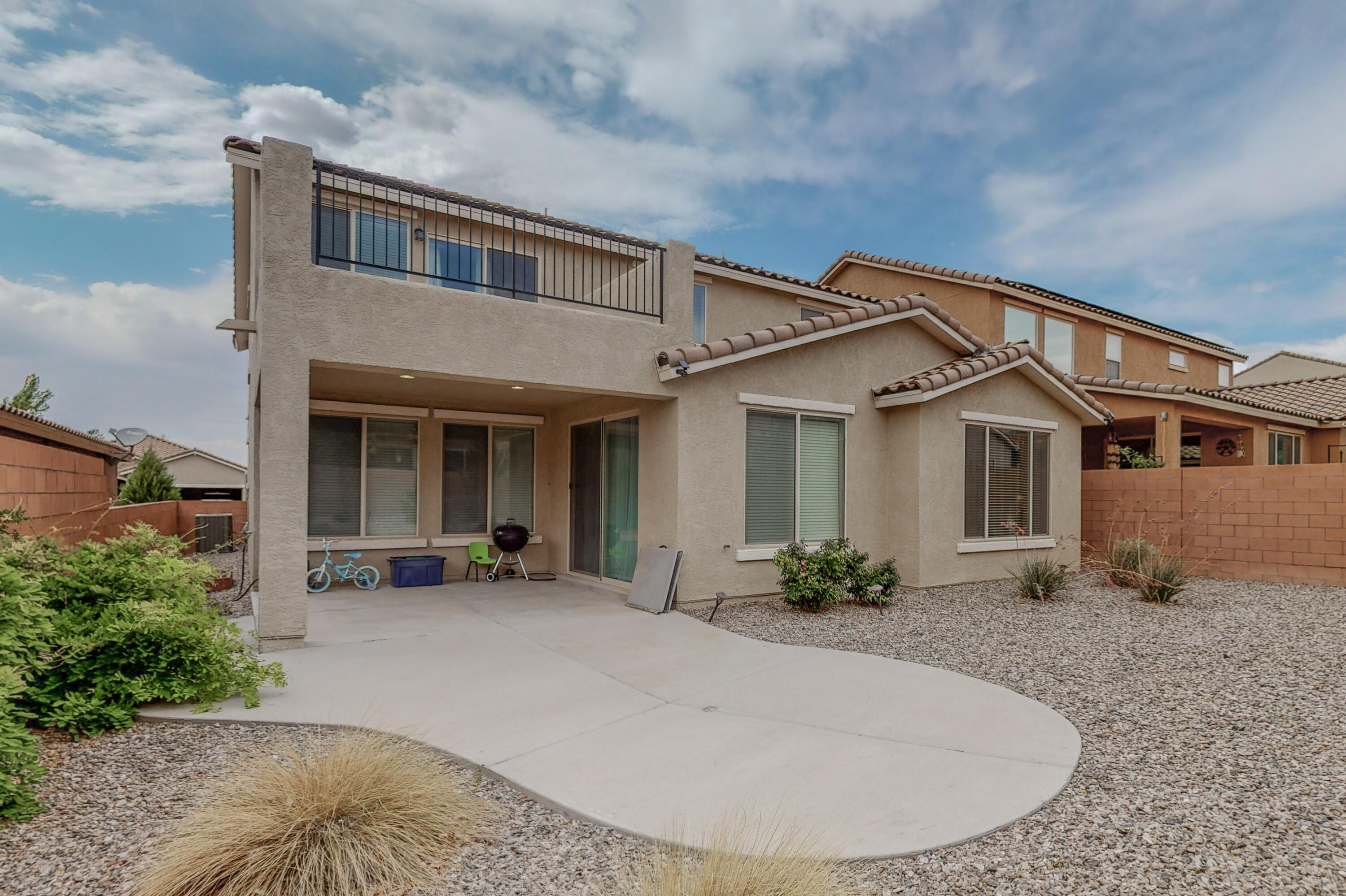 2720 DELICIAS Road SE