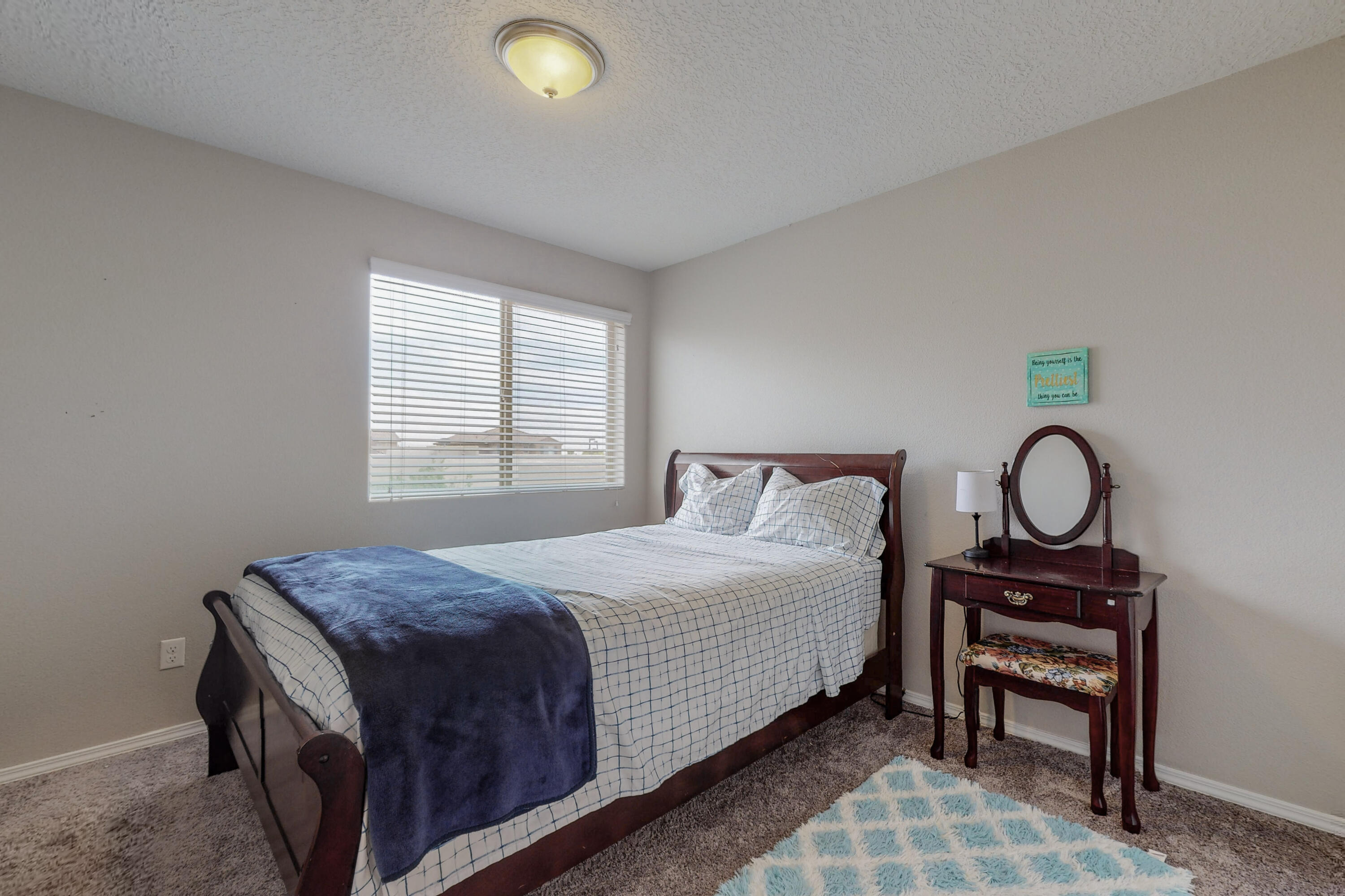 2720 DELICIAS Road SE