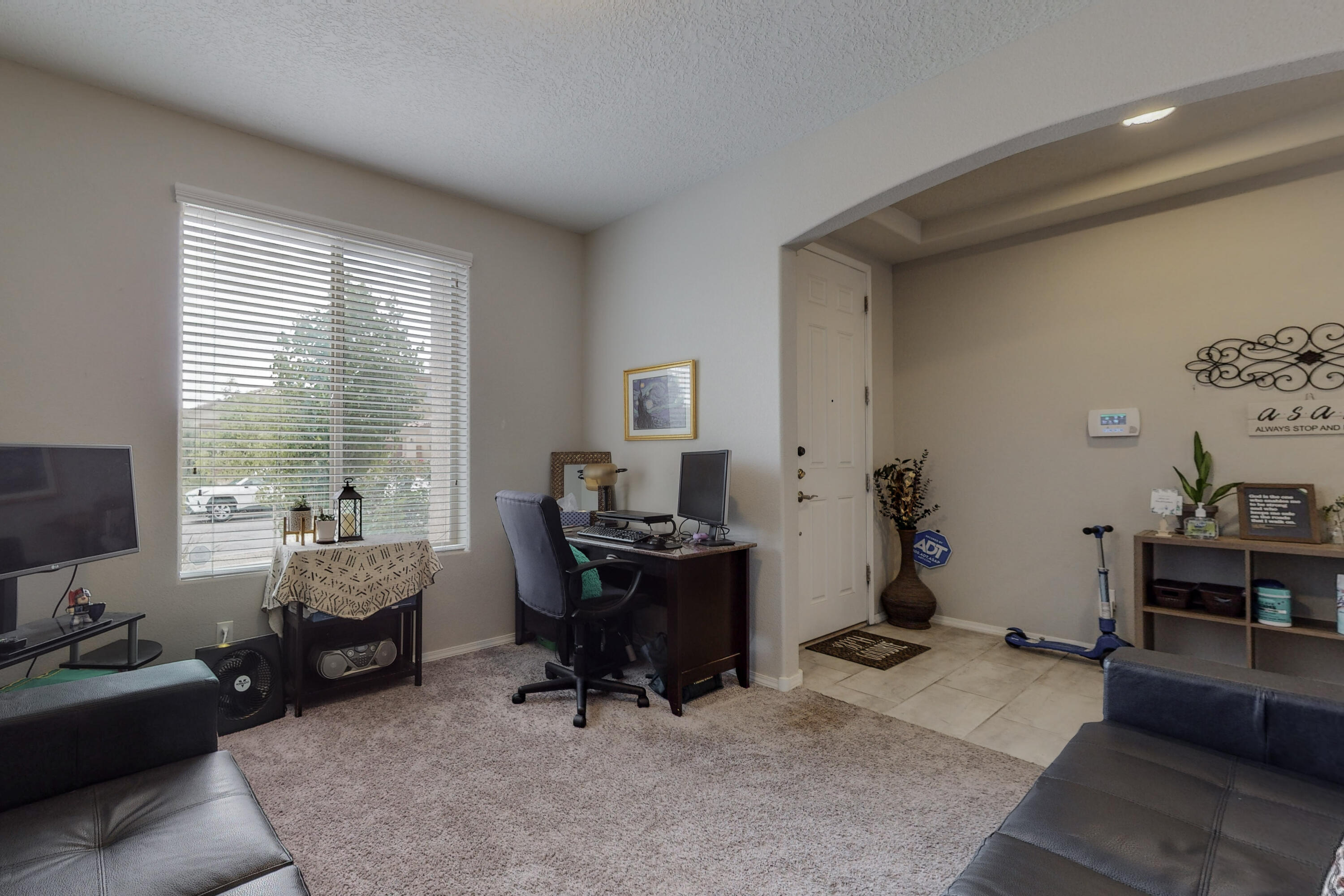 2720 DELICIAS Road SE