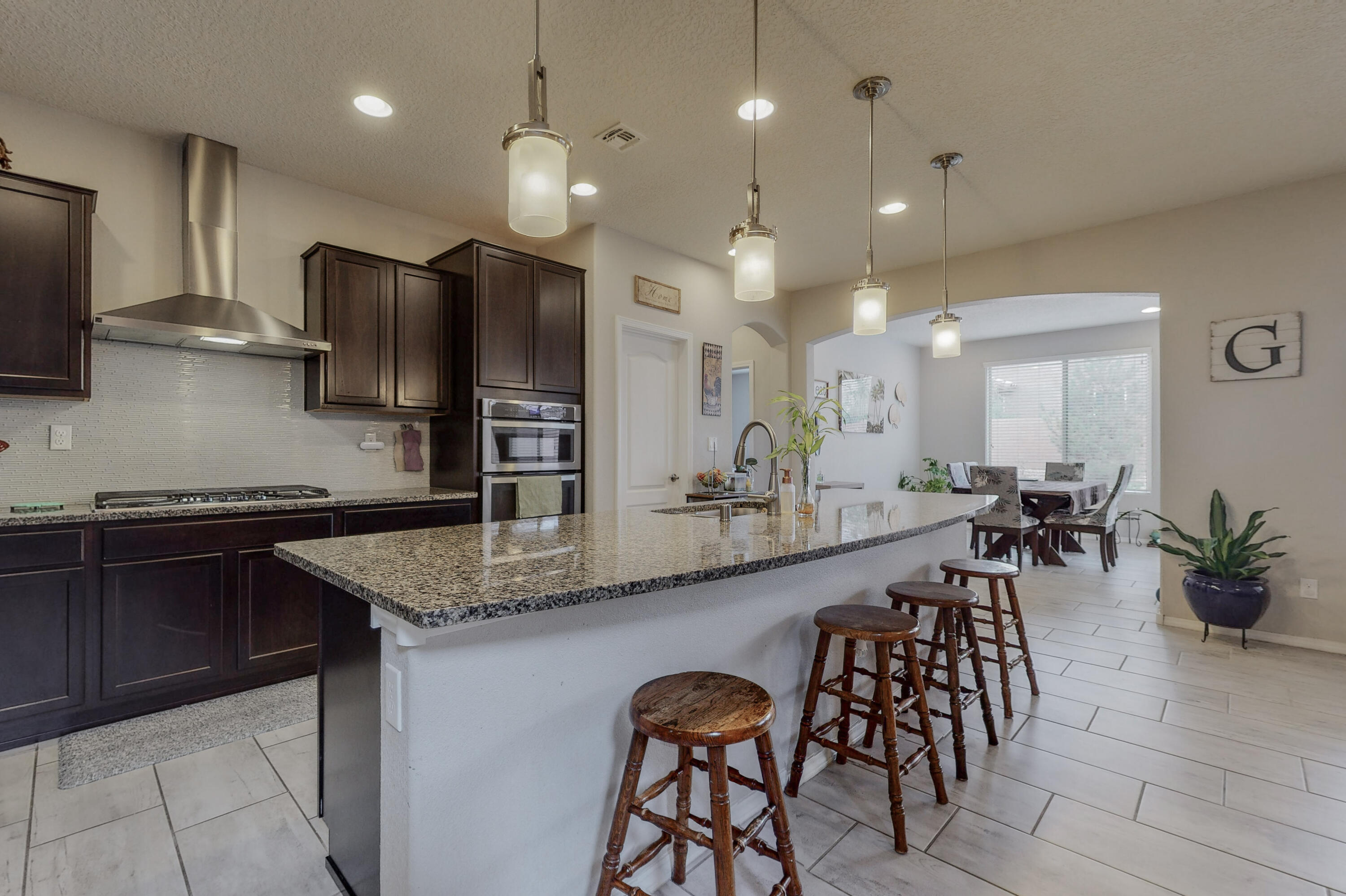 2720 DELICIAS Road SE