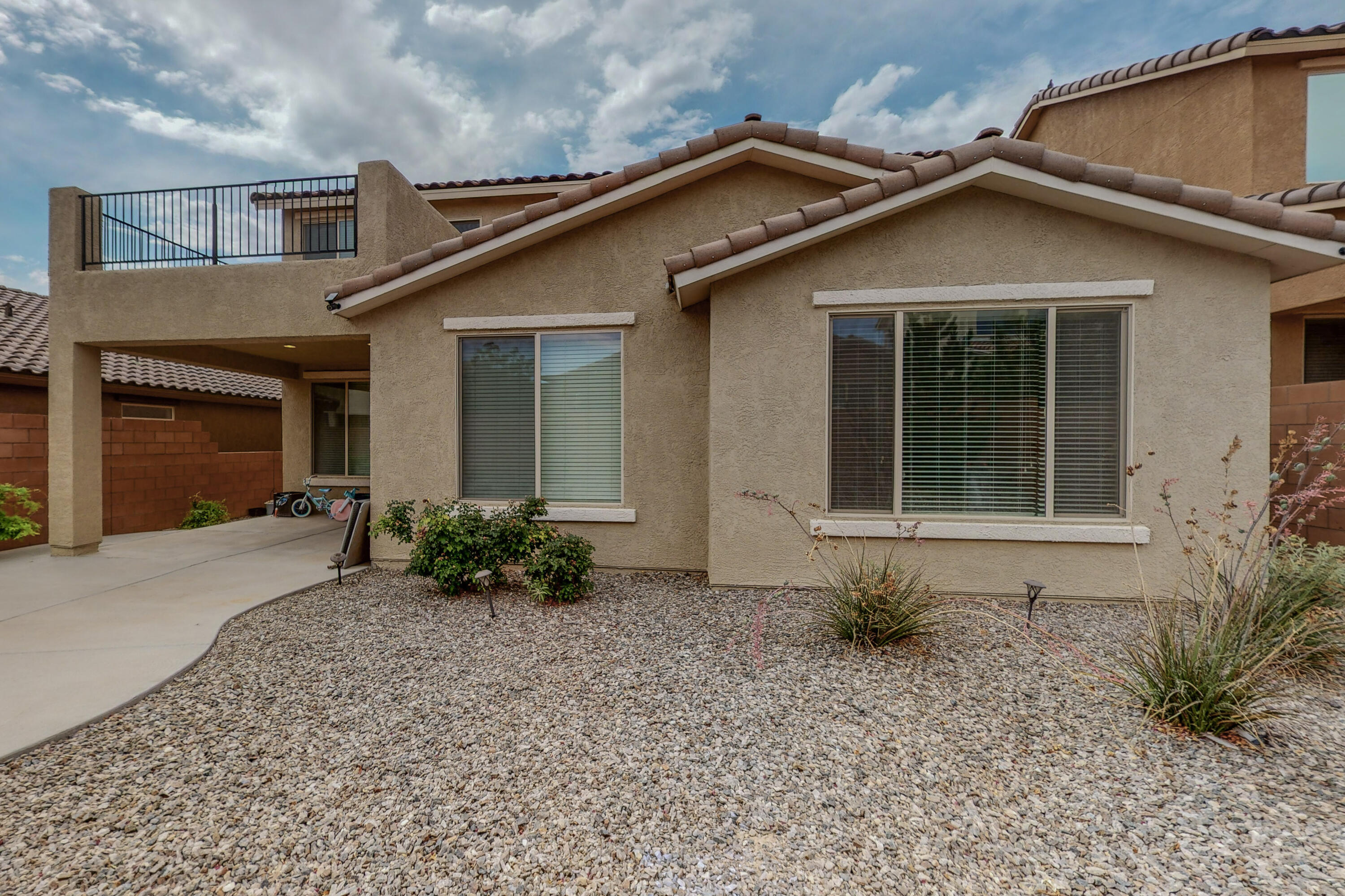 2720 DELICIAS Road SE