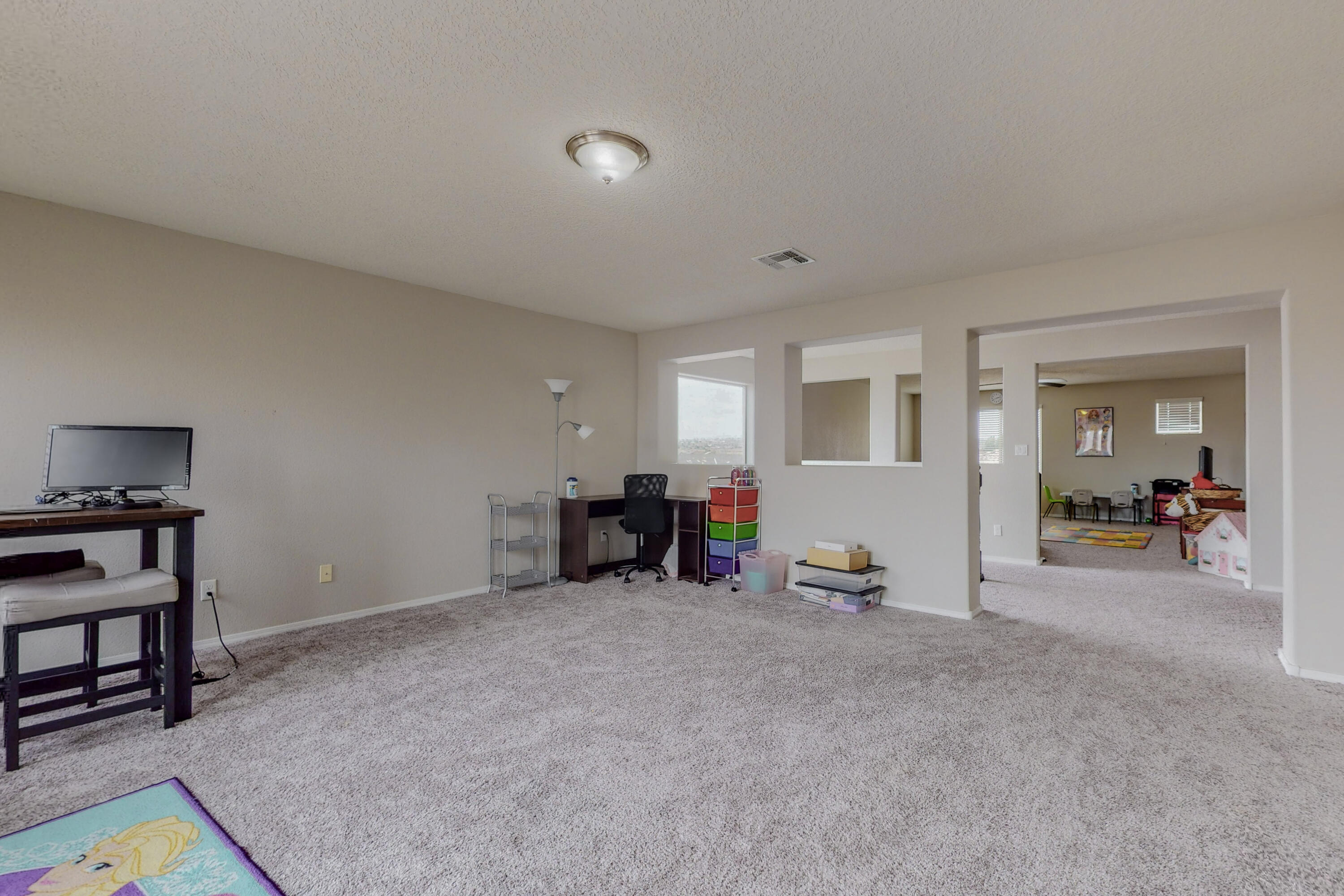 2720 DELICIAS Road SE