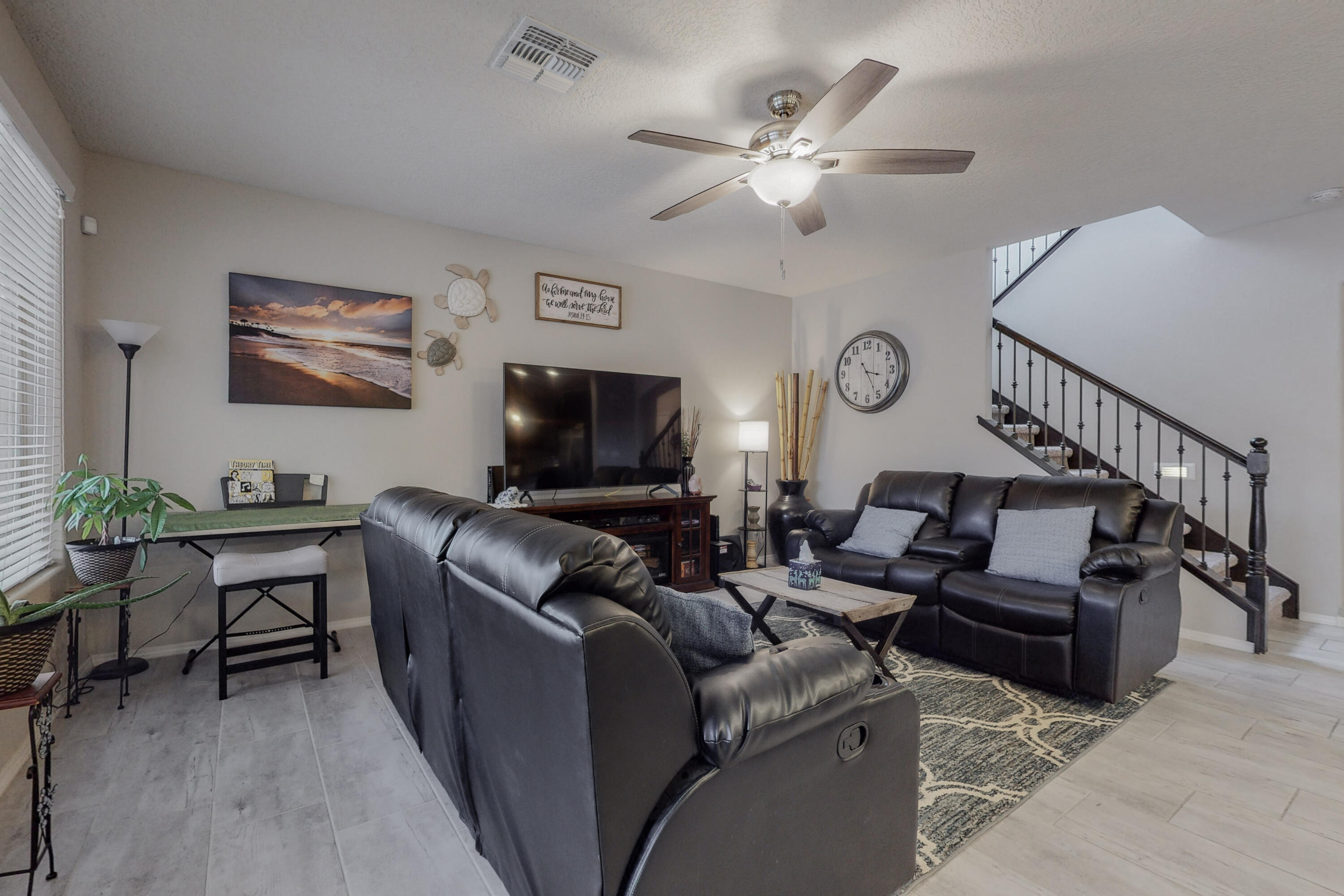 2720 DELICIAS Road SE