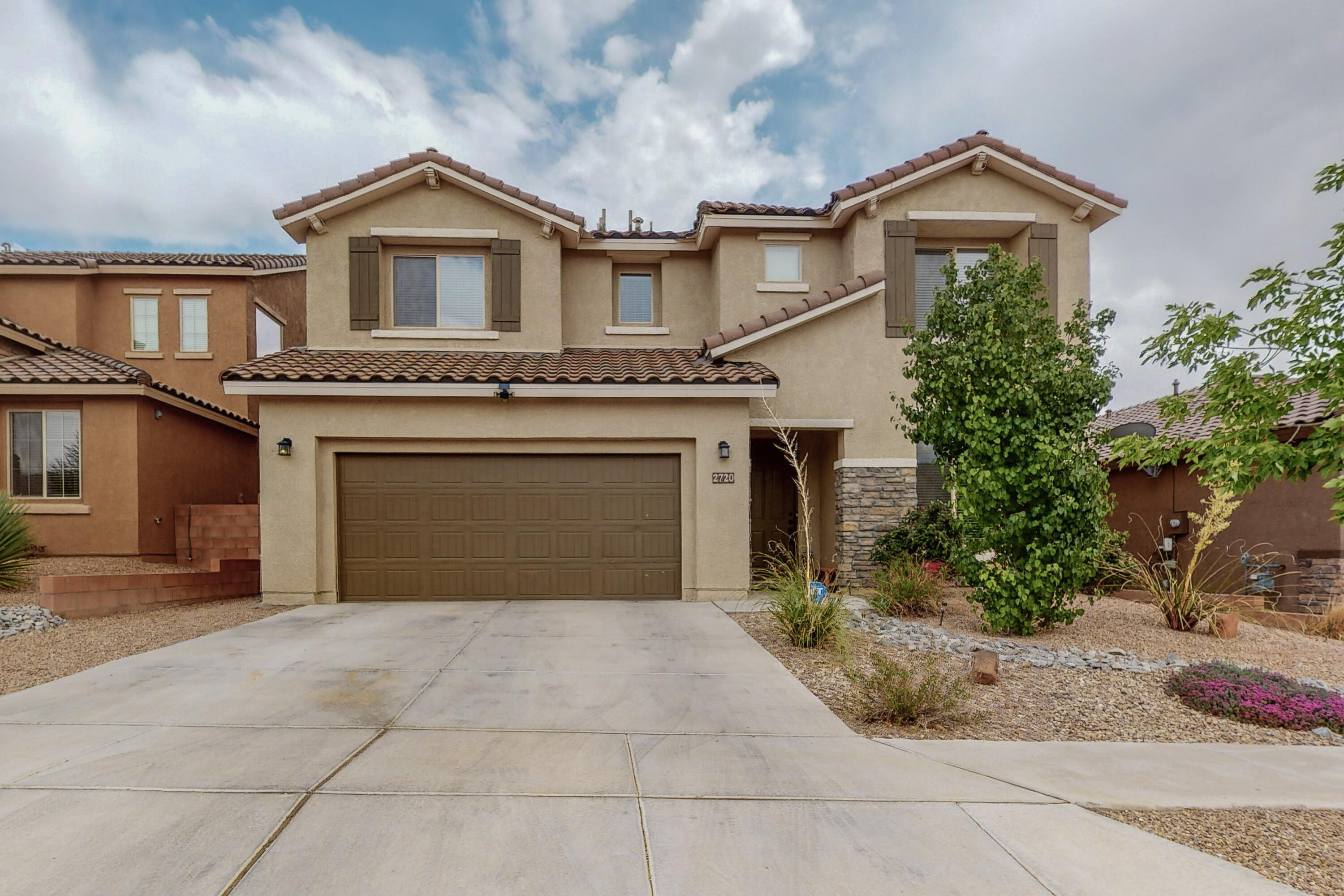 2720 DELICIAS Road SE