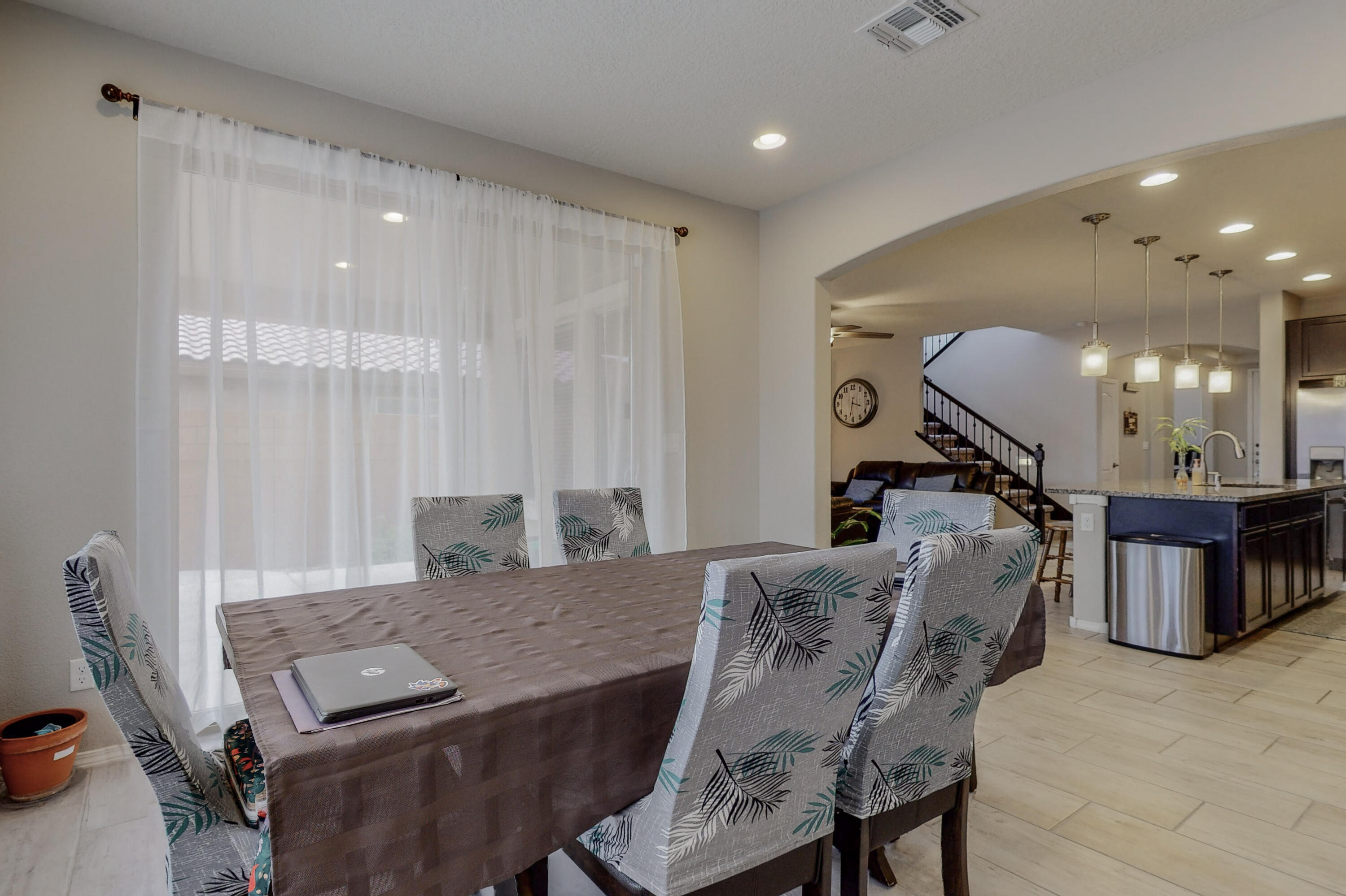 2720 DELICIAS Road SE