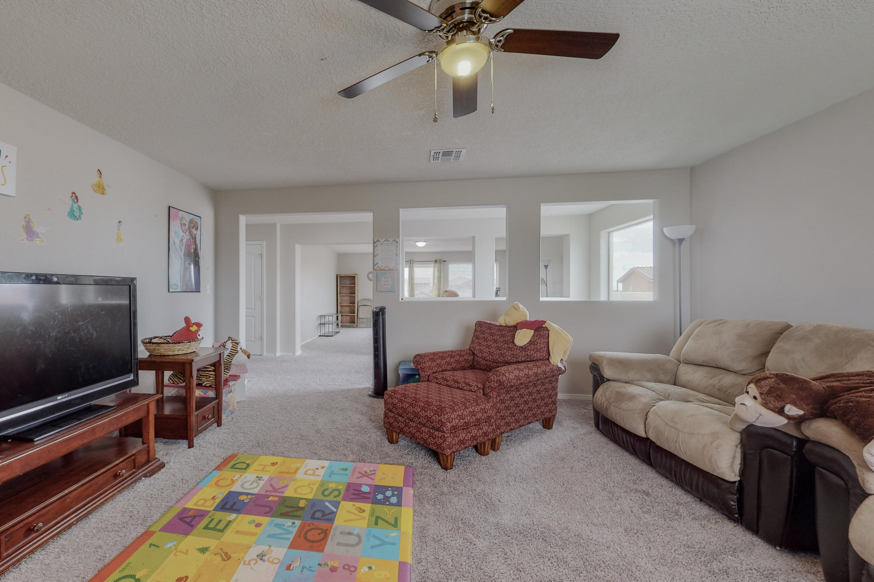2720 DELICIAS Road SE