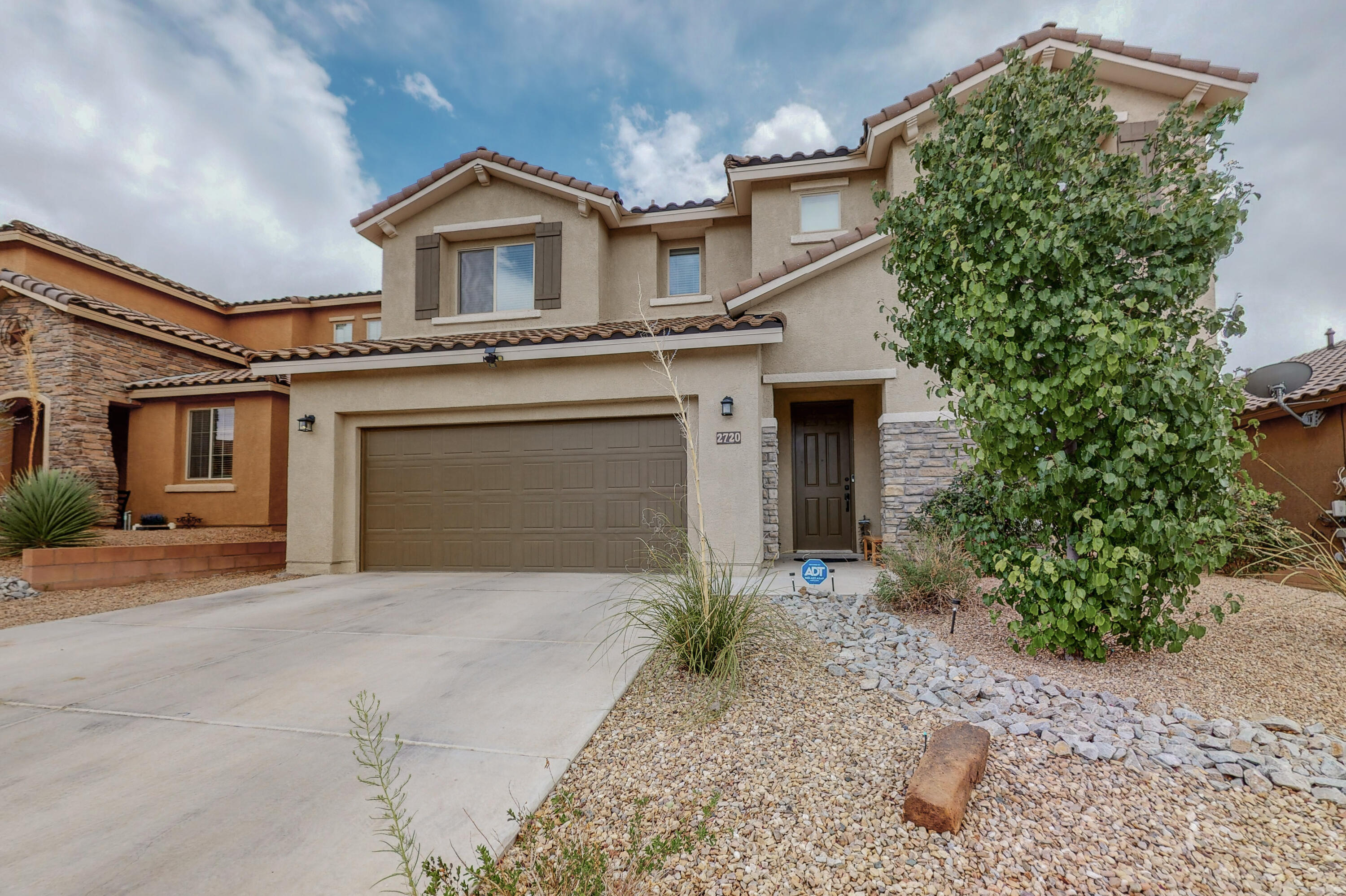 2720 DELICIAS Road SE