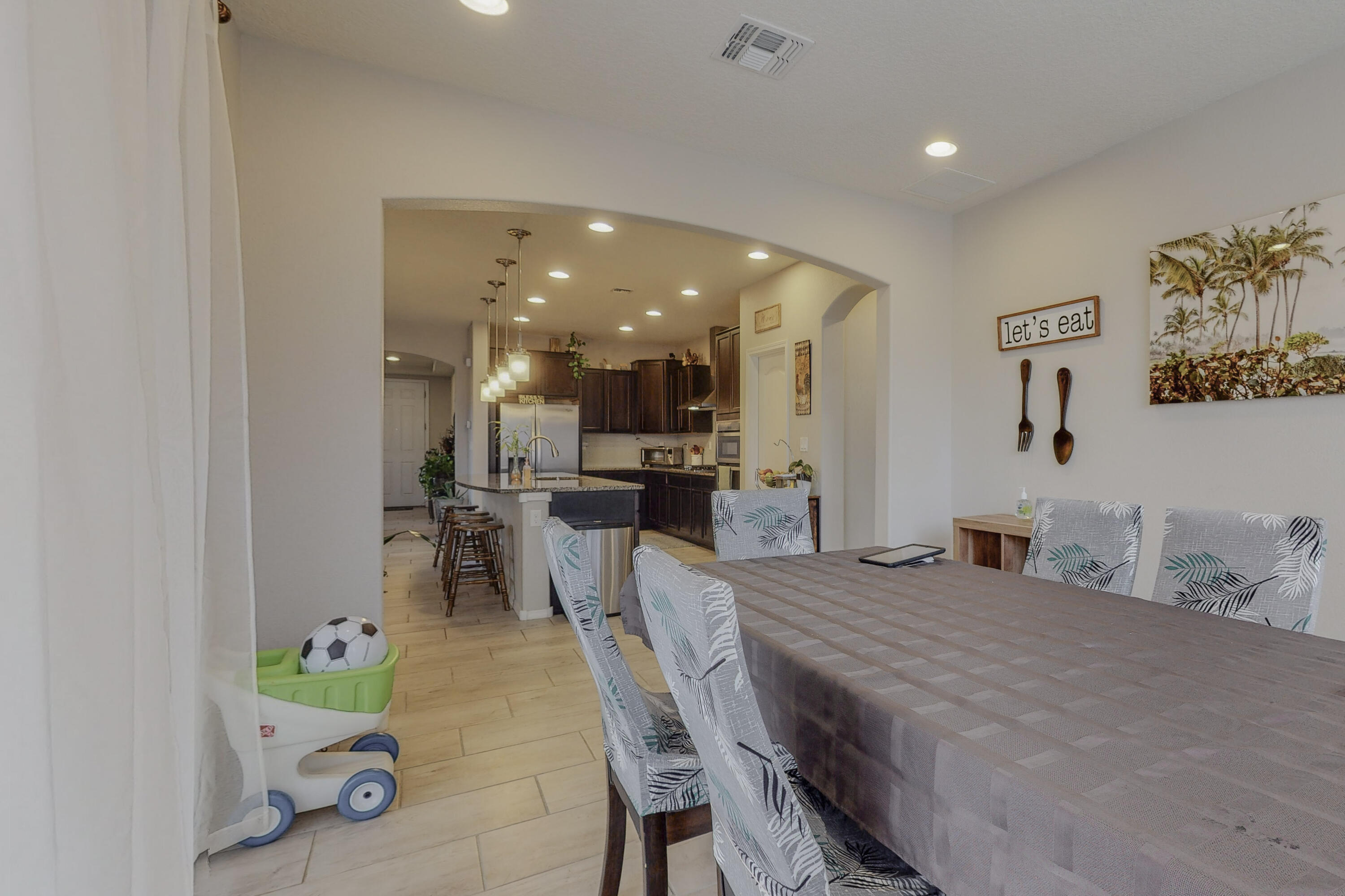 2720 DELICIAS Road SE