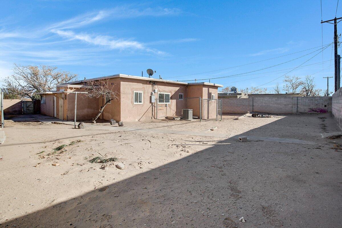 463 LOMA HERMOSA Drive NW