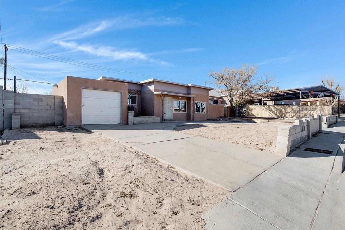 463 LOMA HERMOSA Drive NW