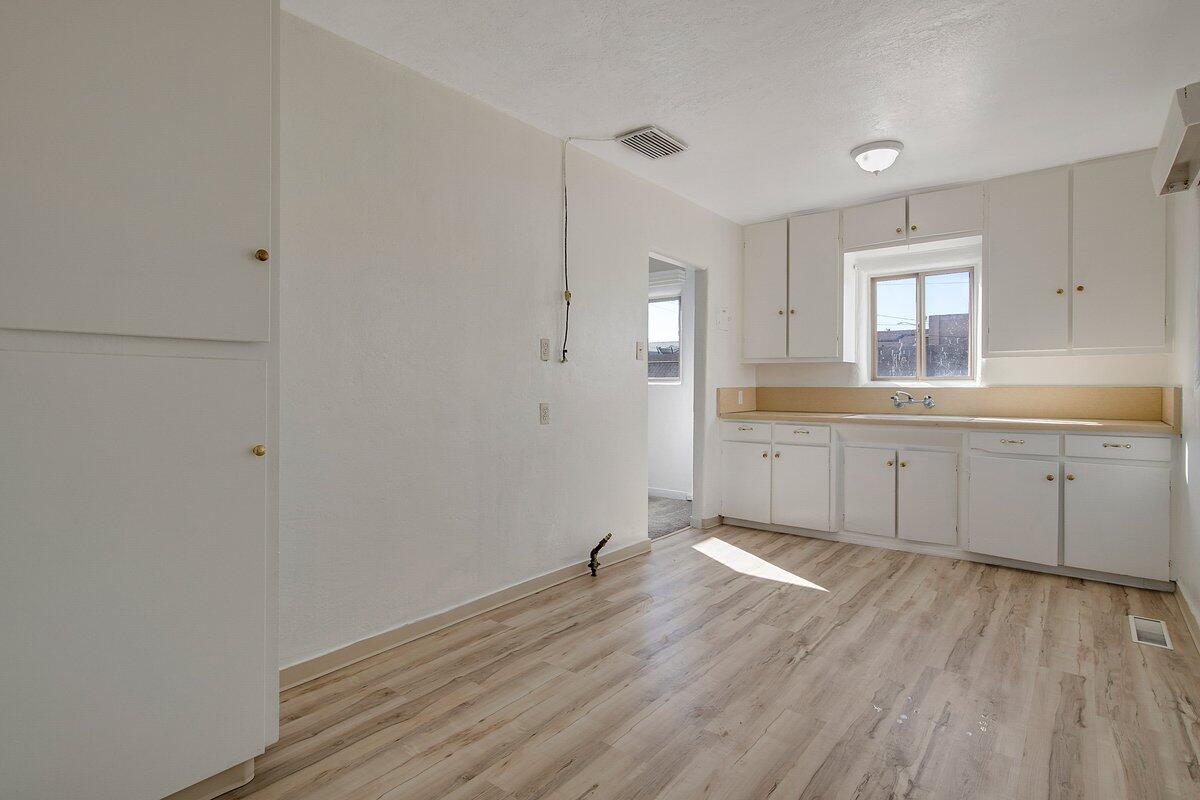463 LOMA HERMOSA Drive NW